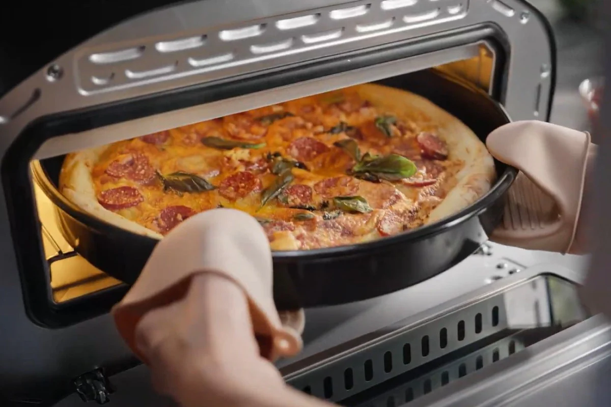 Kogan 12 Inch Electric Pizza Oven with Stone 2200W 7 Presets - Image 3