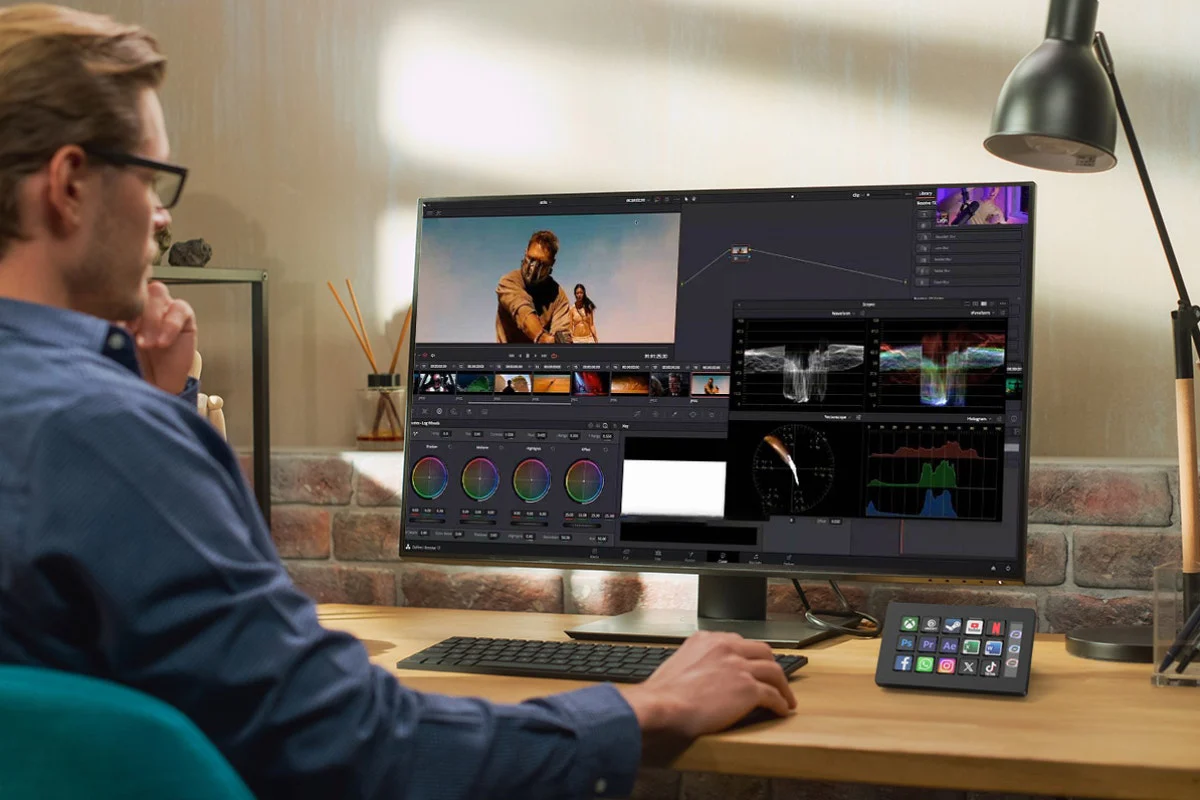 Kogan Stream Deck - 15 Customizable LCD Keys for Enhanced Workflow - Image 9