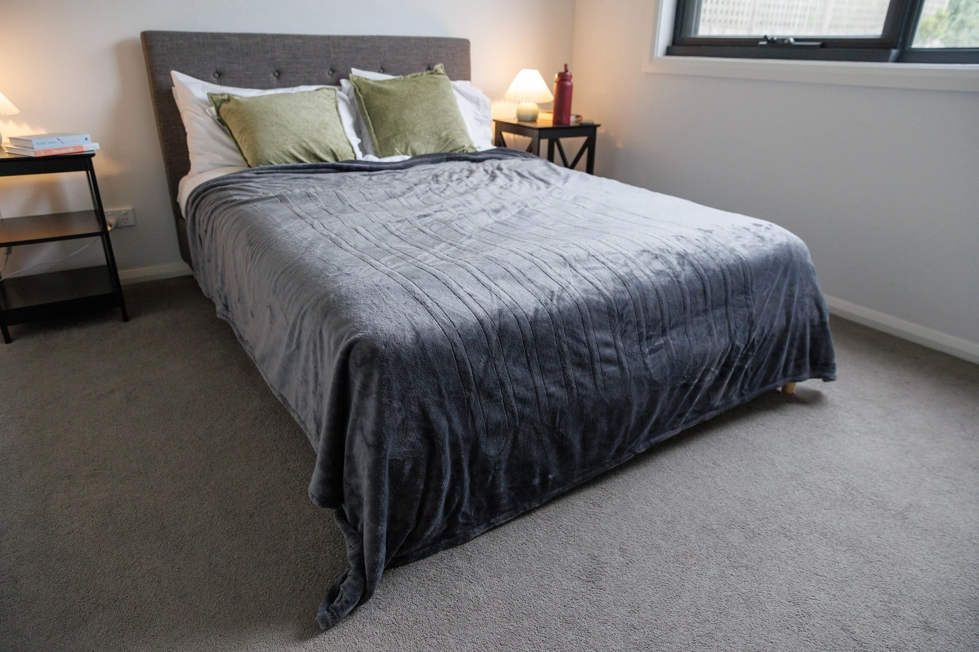 Kogan Washable Electric Heated Throw Blanket Charcoal 160 x 130cm - Image 5