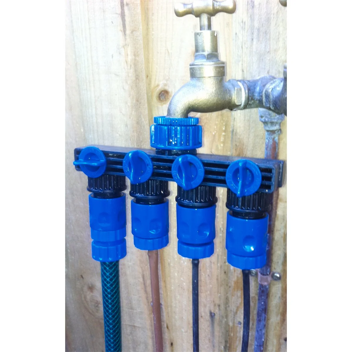Ladco Hose Connector - 4 Outlet - Plastic - Outdoor Use - Image 2