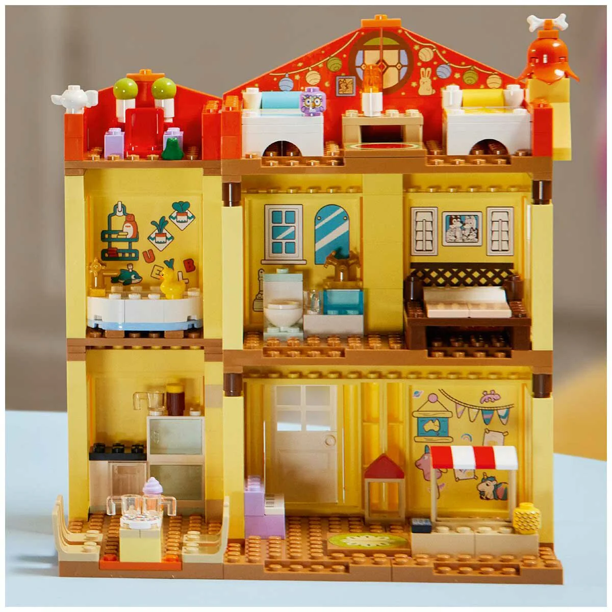 LEGO Bluey Bluey’s Family House Playset 11203 382-Piece Modular Role Play Set - Image 3