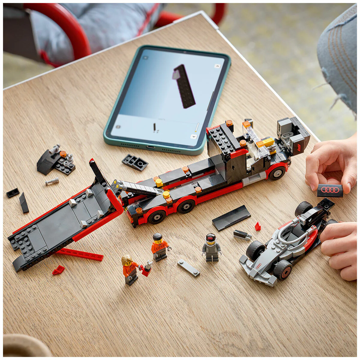 LEGO City F1 Display Truck with Audi F1 Race Car 60493 7+ (508 pcs) - Image 2