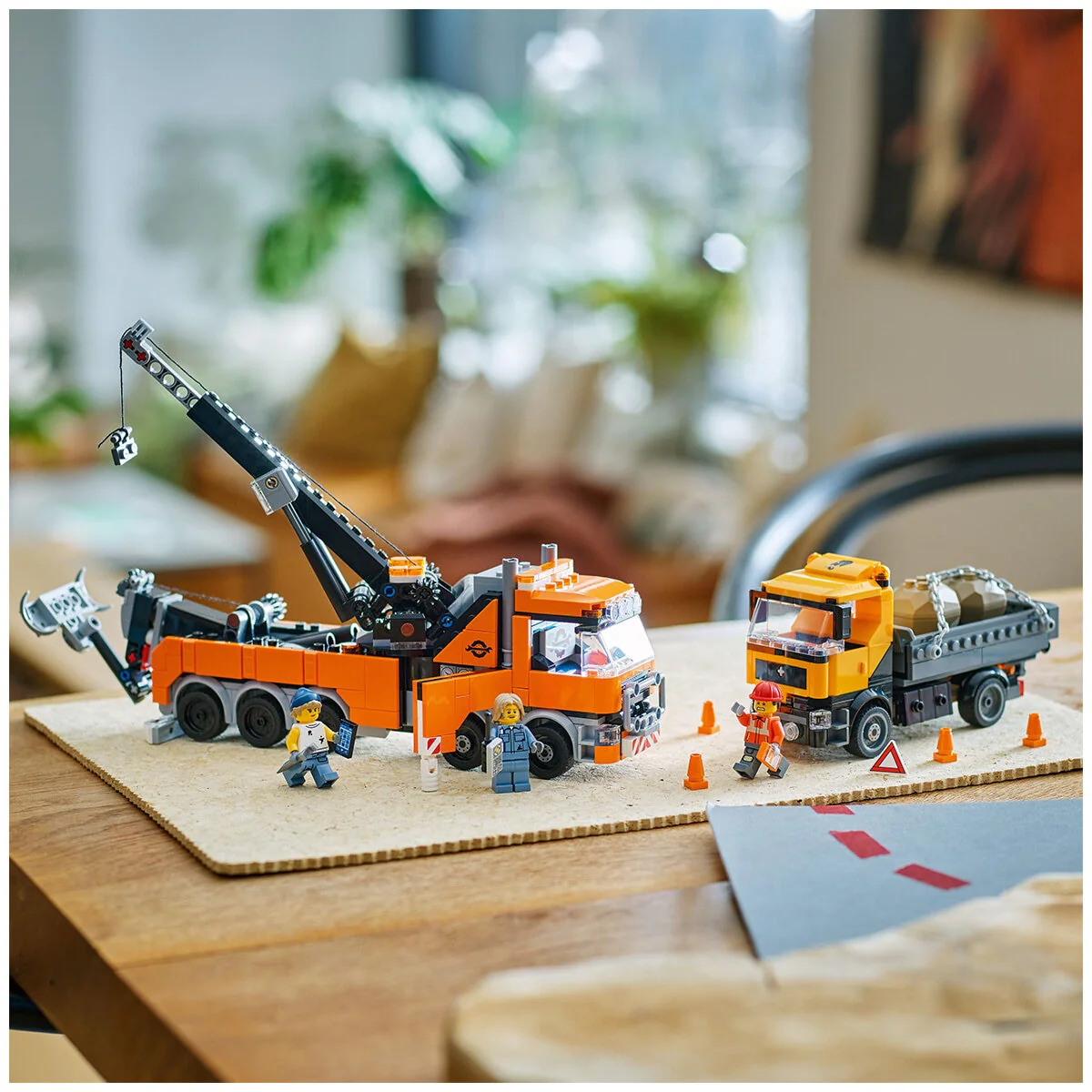 LEGO City Heavy-Duty Recovery Tow Truck with Crane 60467, 793 Pieces - Image 7