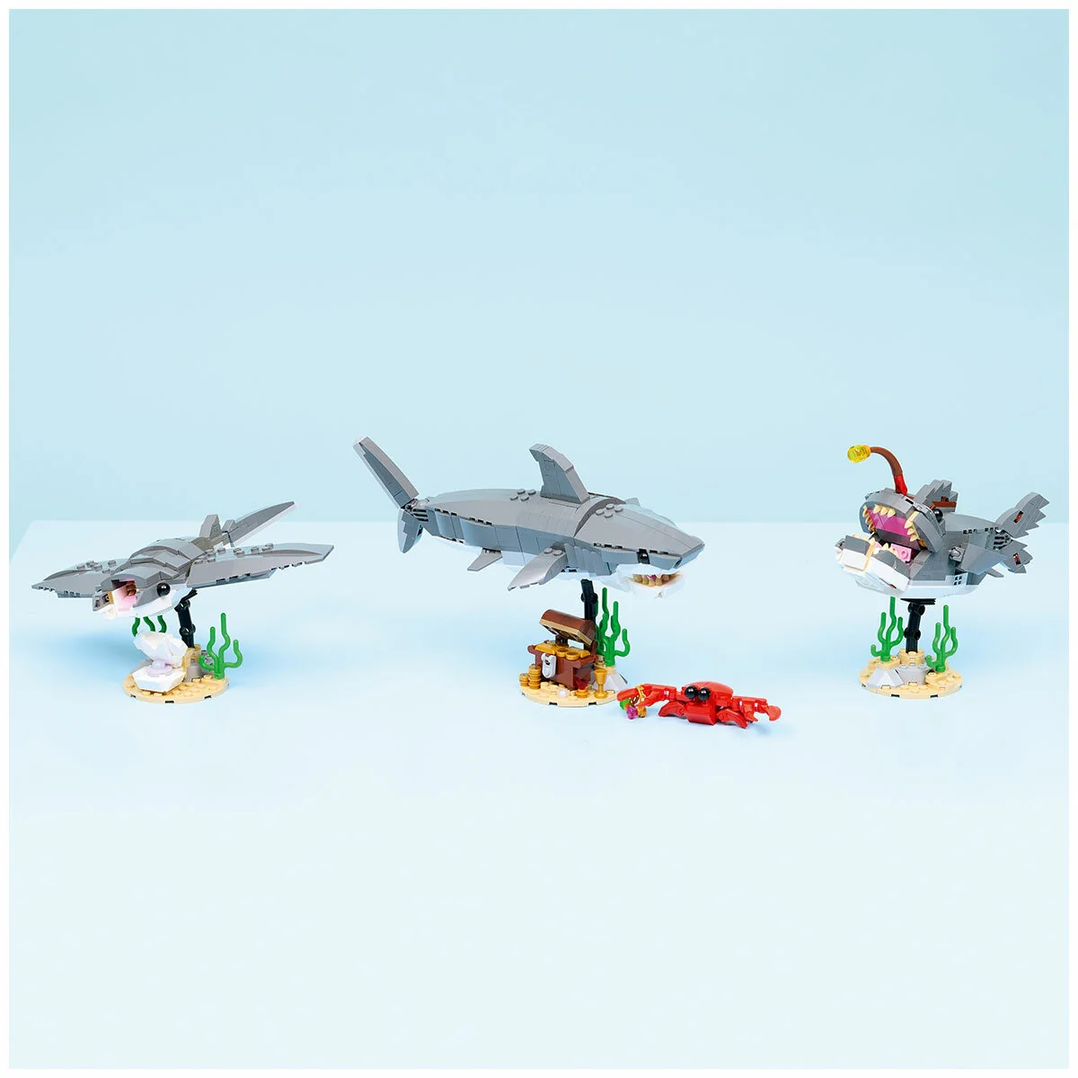 LEGO Creator 3 in 1 Posable Shark Treasure Chest 31381 379 Pieces - Image 3