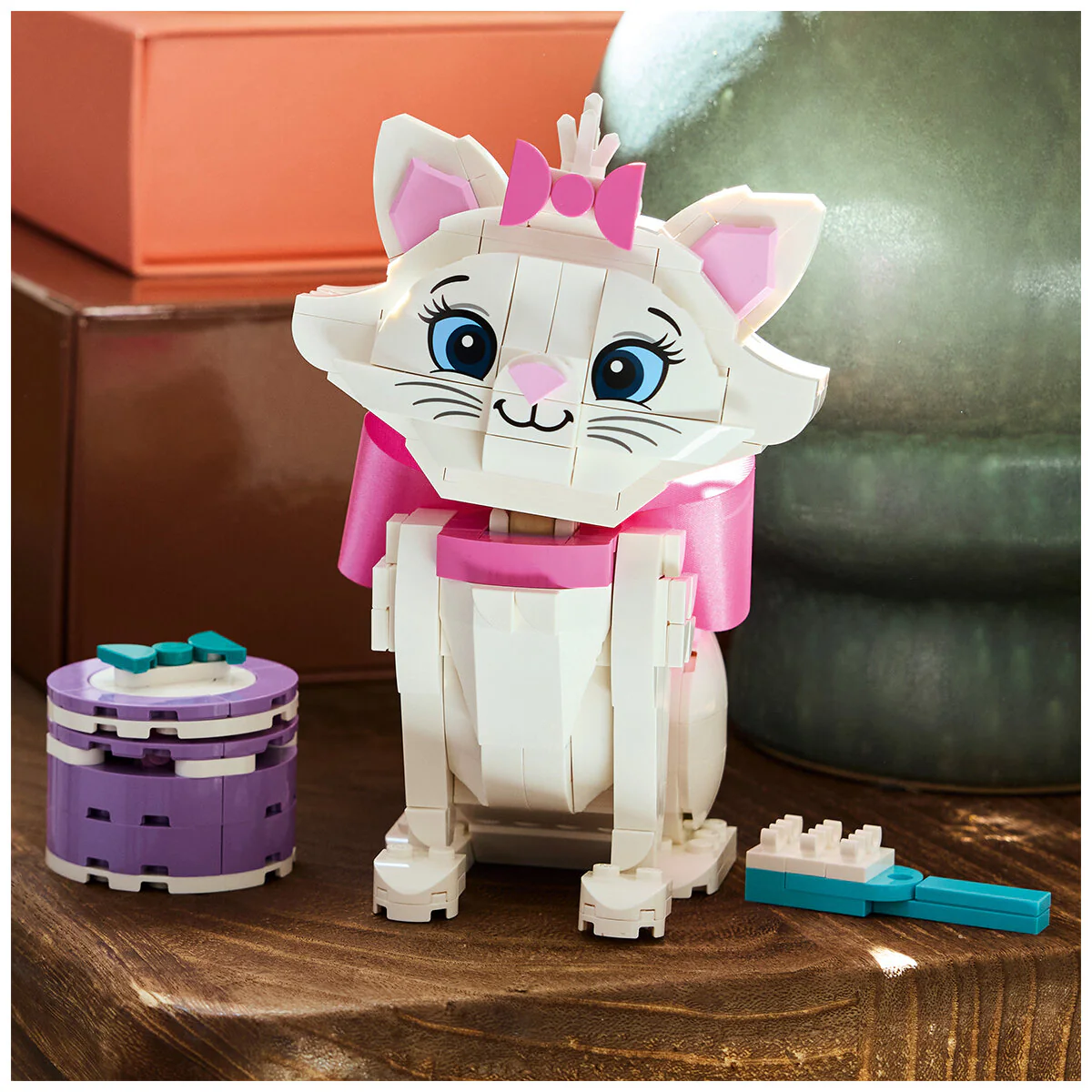 LEGO Disney The Aristocats Adorable Marie 43286 369-Piece Set - Image 3