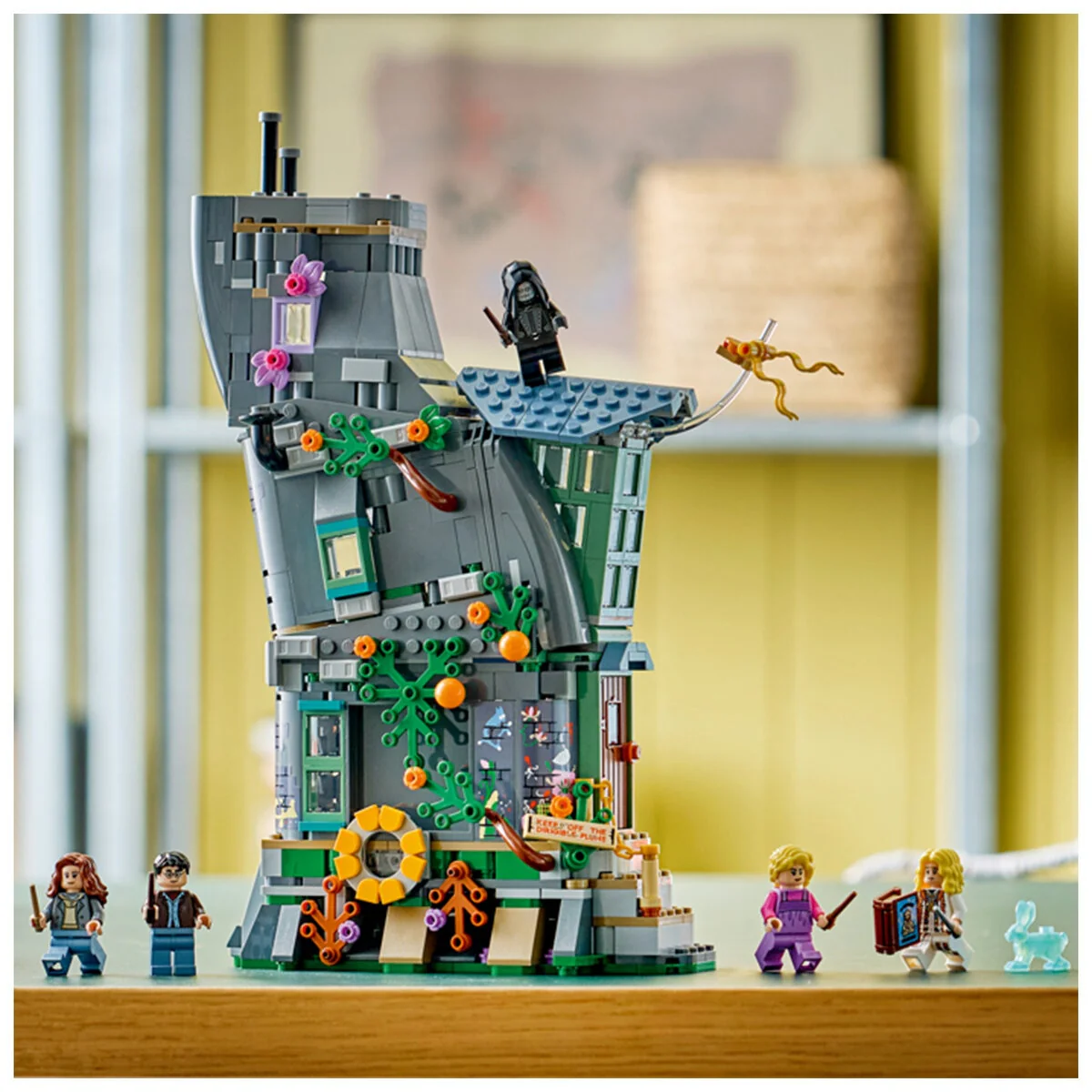 LEGO Harry Potter Luna Lovegood’s House 76467 764-Piece Magical Set - Image 2