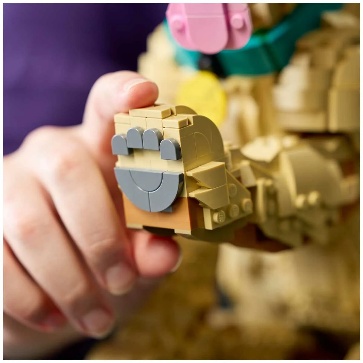 LEGO Icons Golden Retriever Puppy 11384 Adult Building Kit - Image 7