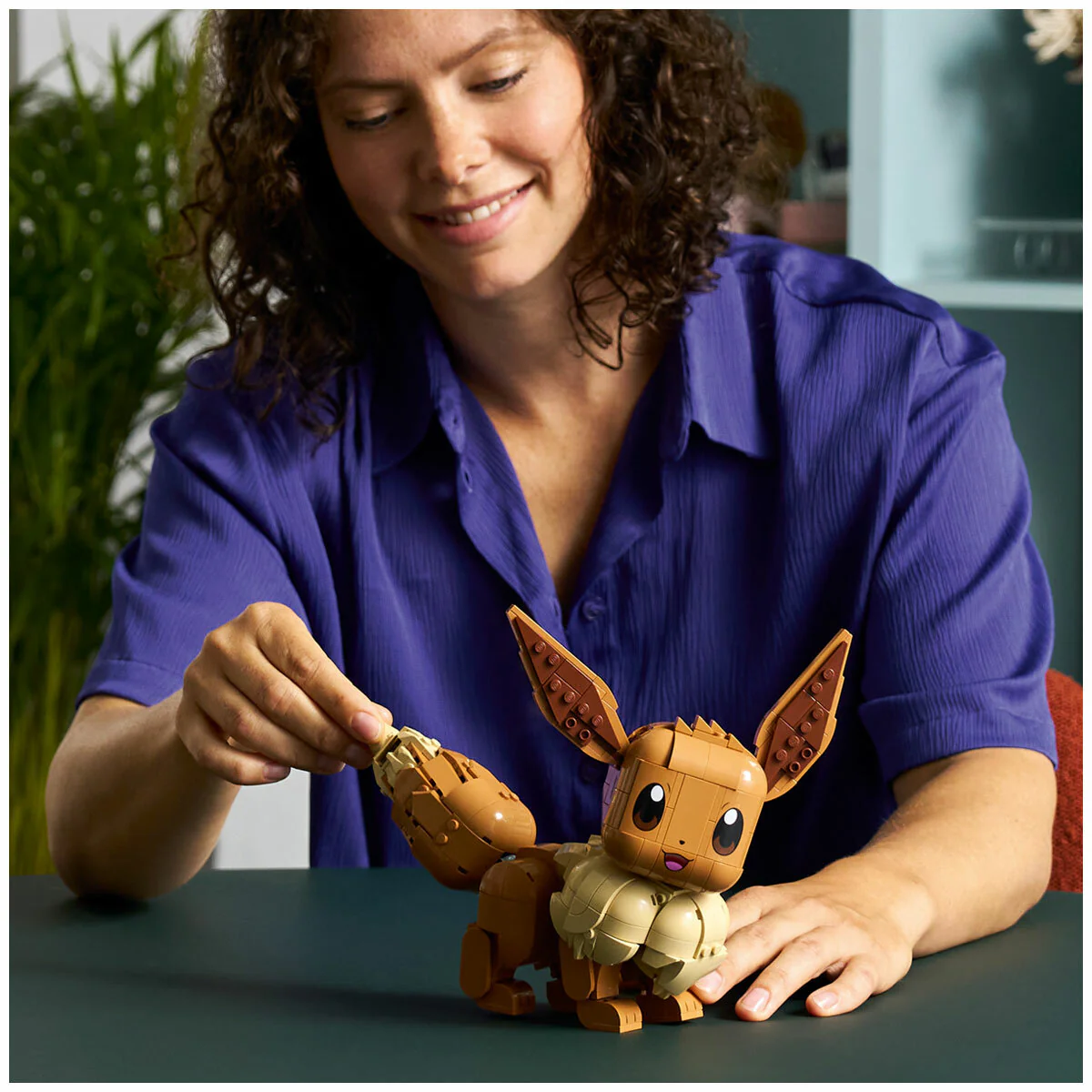 LEGO Pokémon Eevee 72151 Posable 587-Piece Building Kit for Adults - Image 11