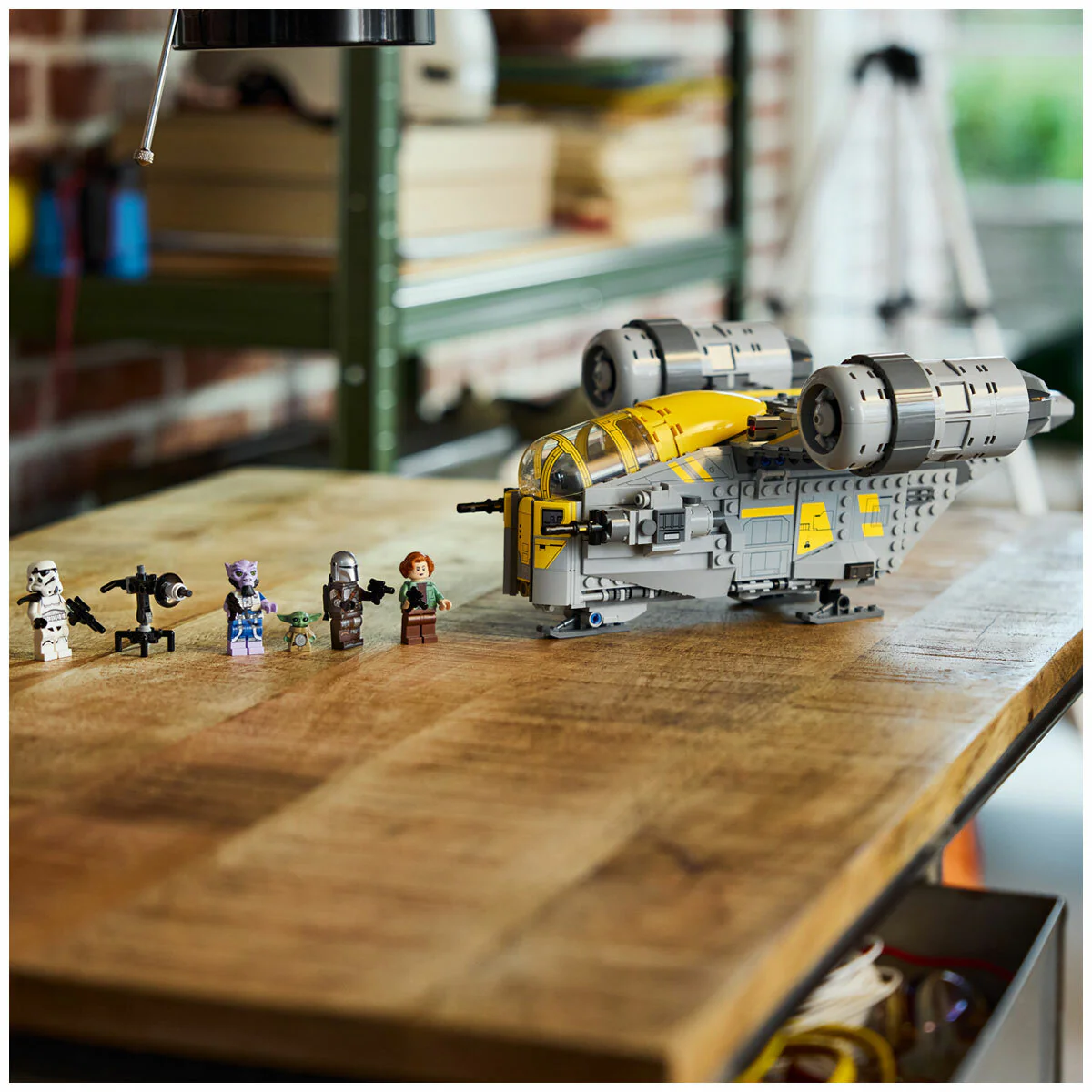 LEGO Star Wars The Razor Crest 75447 930-Piece Building Set for Kids, 10+ - Image 9