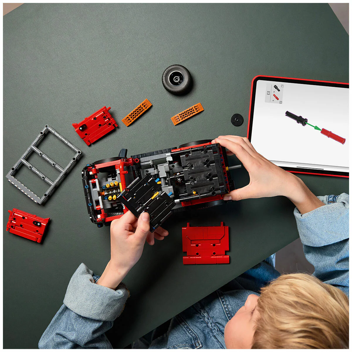 LEGO Technic Ford Bronco SUV 42213 Red Black 943-Piece Realistic Model - Image 2