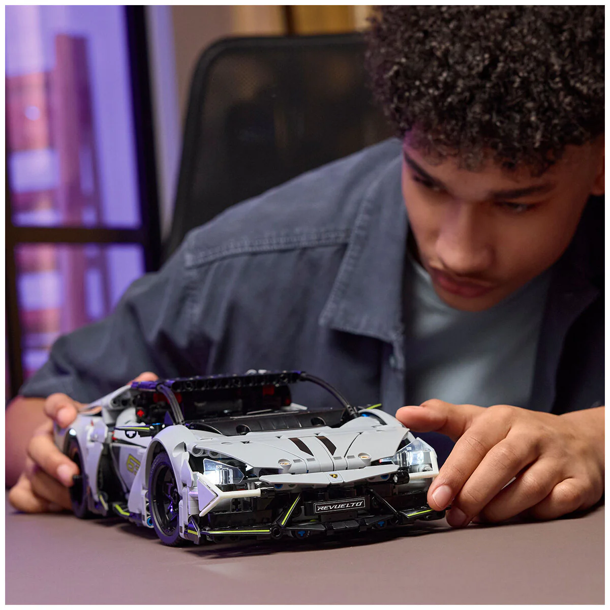 LEGO Technic Lamborghini Revuelto 42214 1135-Piece Supercar Rechargeable - Image 4