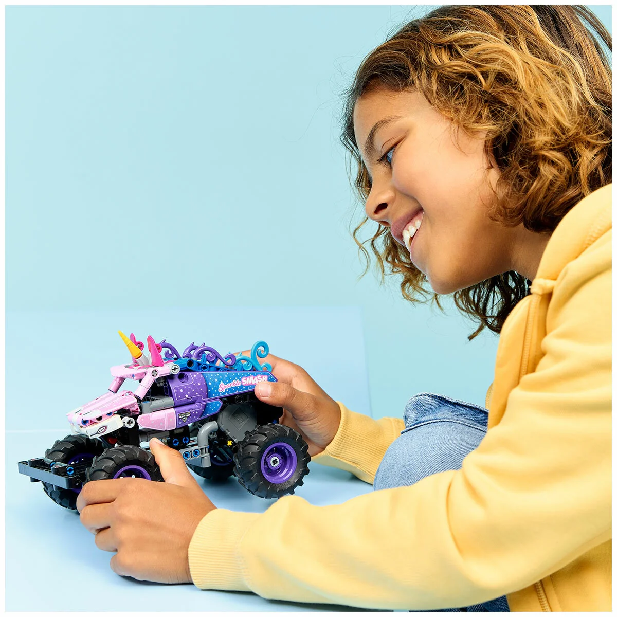 LEGO Technic Monster Jam Sparkle Smash Pull-Back 42220 Unicorn Truck 243pc - Image 4