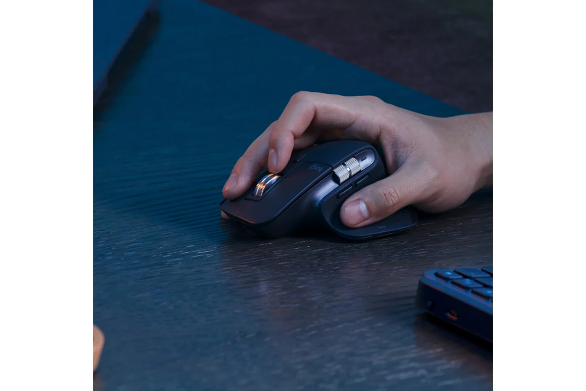 Logitech MX Keys S Combo - Smart Backlit Keyboard & Ergonomic Mouse - Image 7