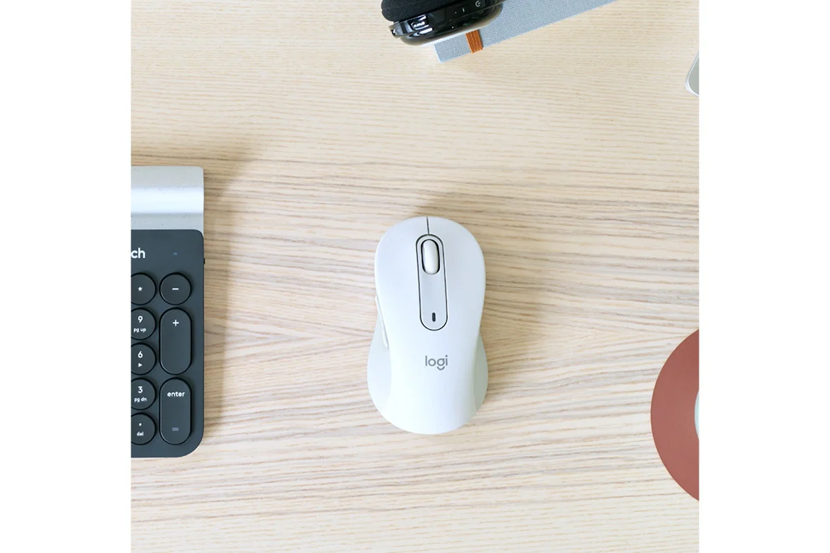 Logitech Signature M650 Large Wireless Mouse - Ergonomic Off White - Image 5