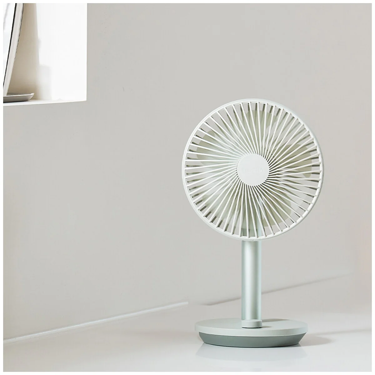 Lumena Fan Stand 4 Cordless Rechargeable (2 Pack) White/Green 5000mAh 6W - Image 3