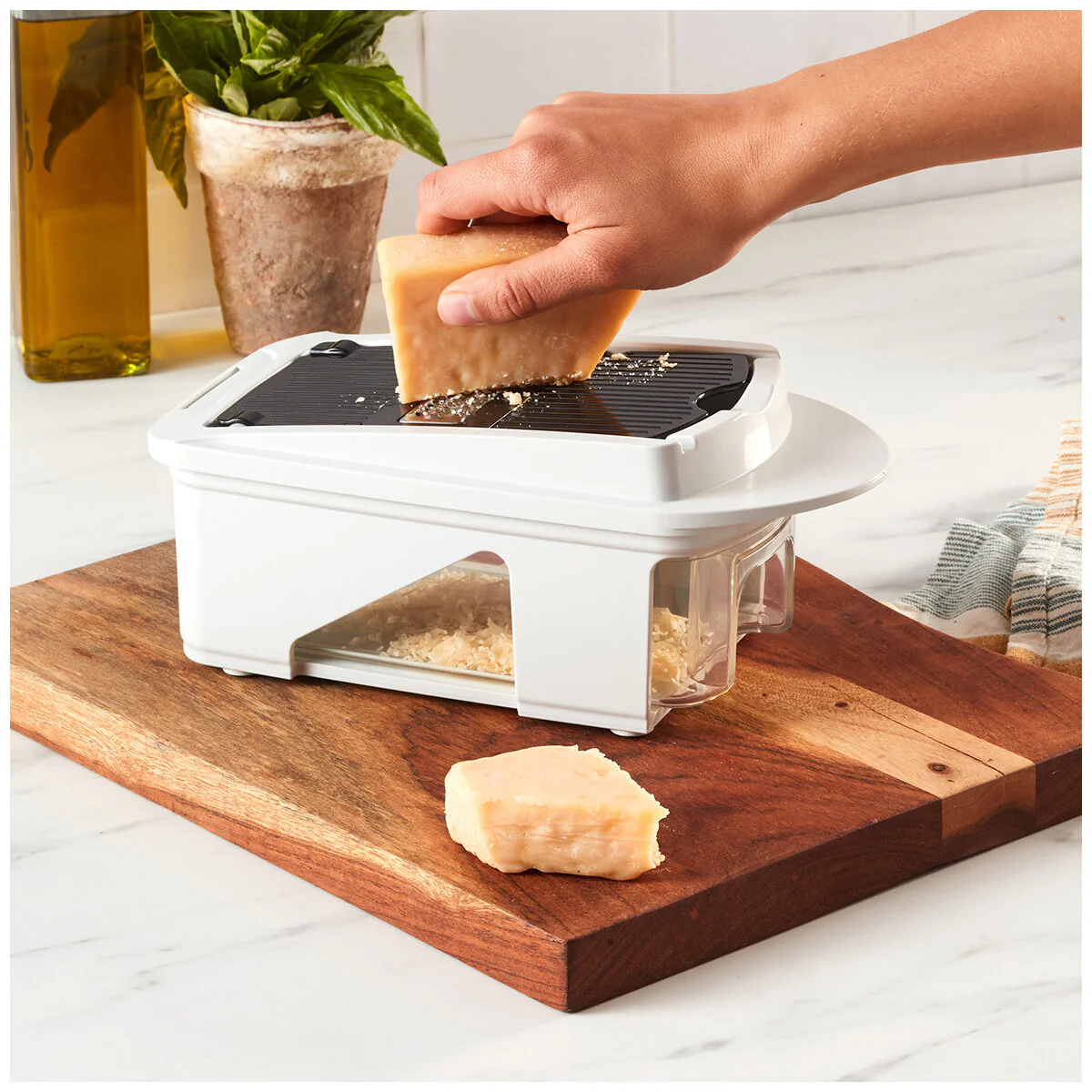 MIU Vegetable Chopper And Slicer 11-Piece Set 1968698 White Black - Image 5