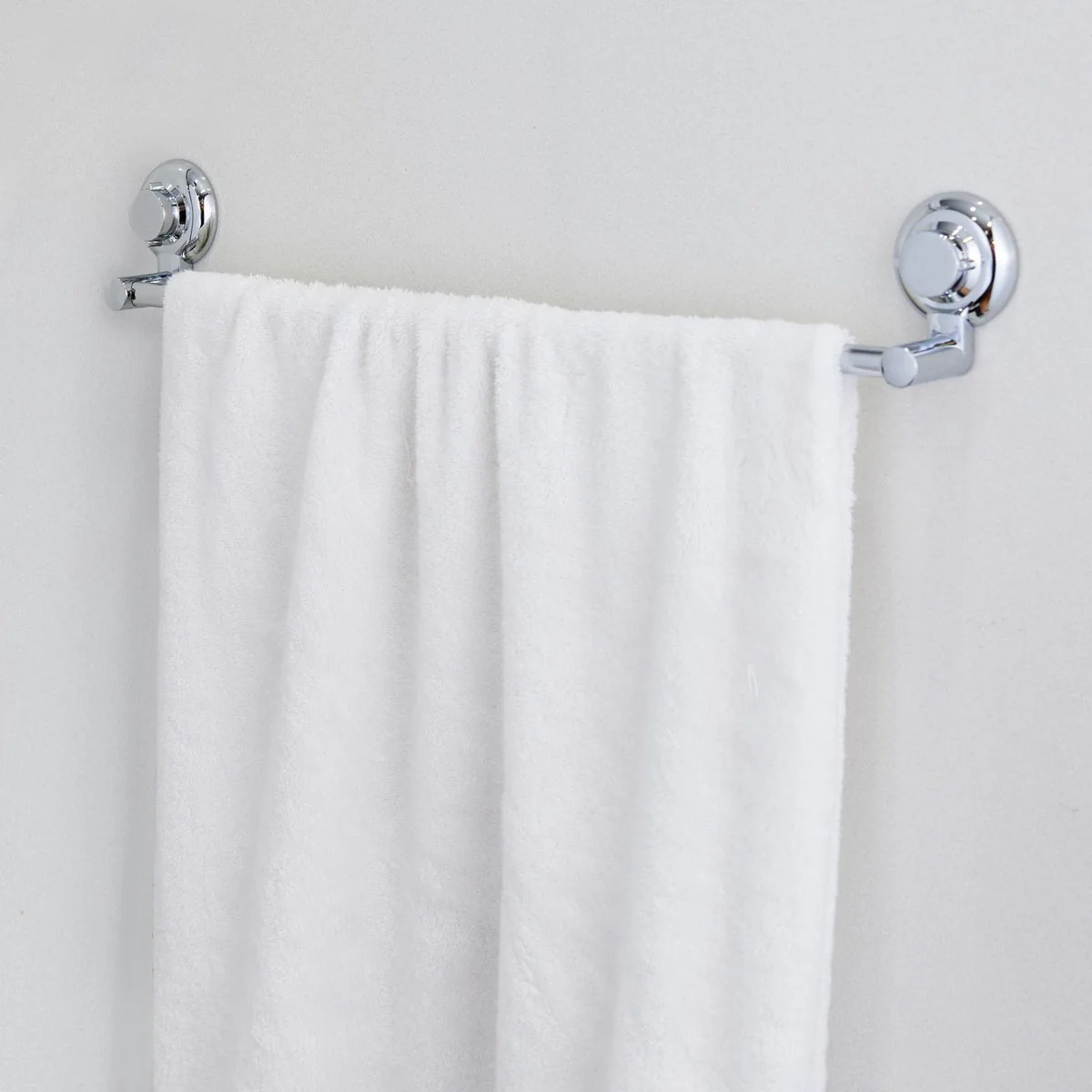 Naleon 45cm Chrome Suction Works Towel Rail - Tool-Free Installation - Rust Resistant - Image 2