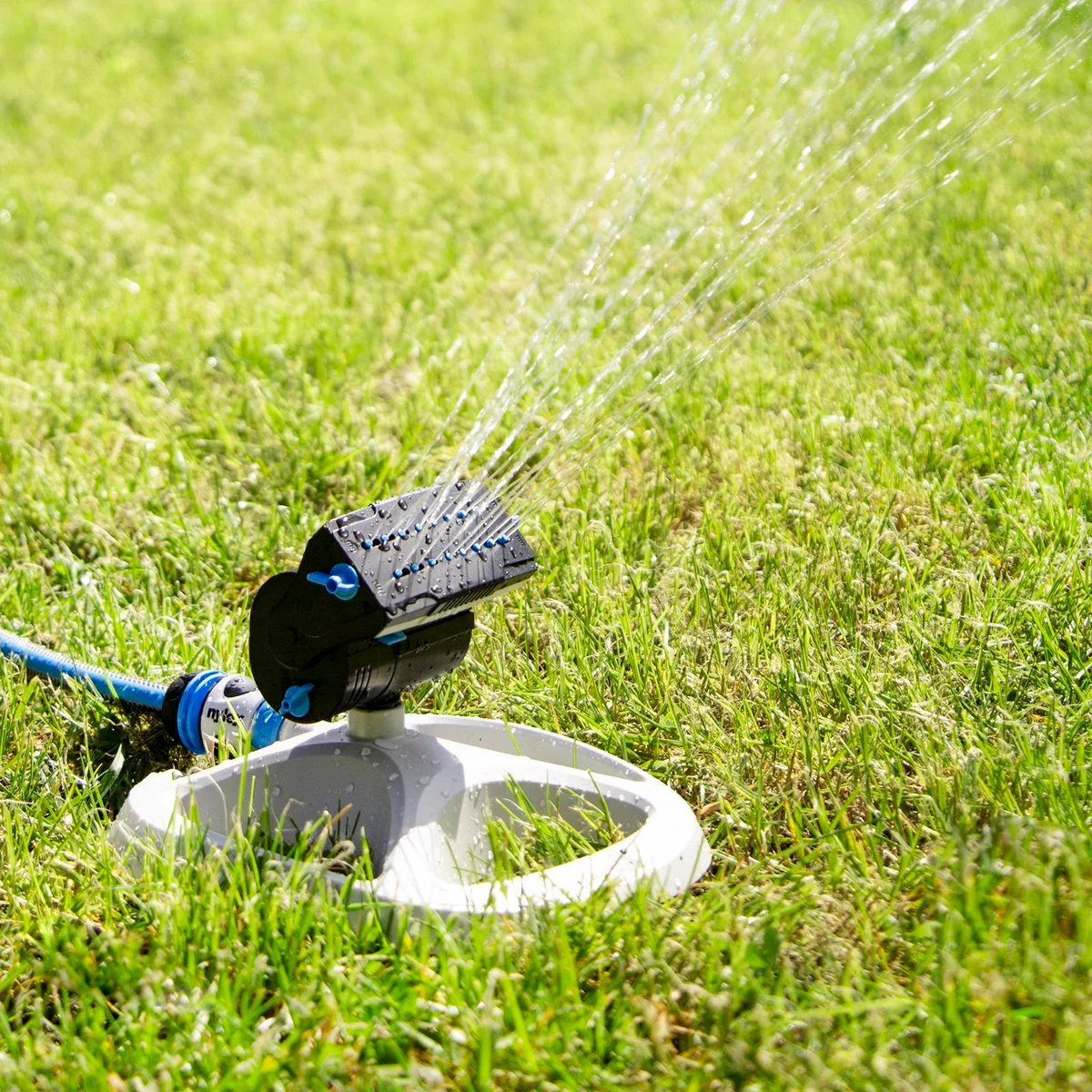 Nylex Oscillating Sprinkler - 170m² - UV Stabilised - Adjustable Flow - Image 5