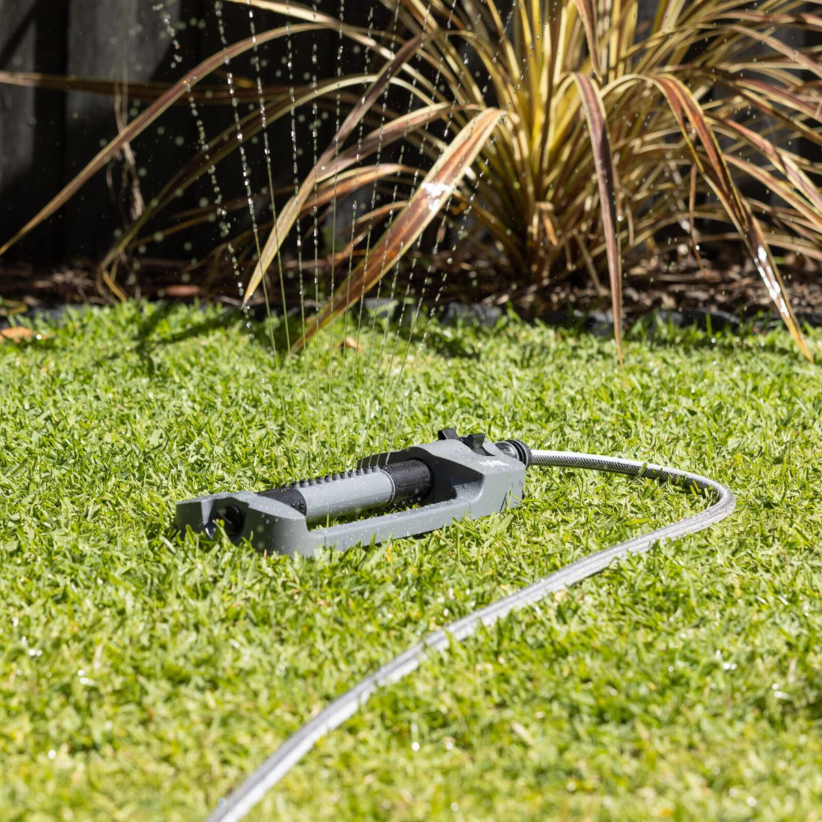 Nylex Recycled Plastic Oscillating Sprinkler - 19 Nozzles - 300m² Coverage - Image 4