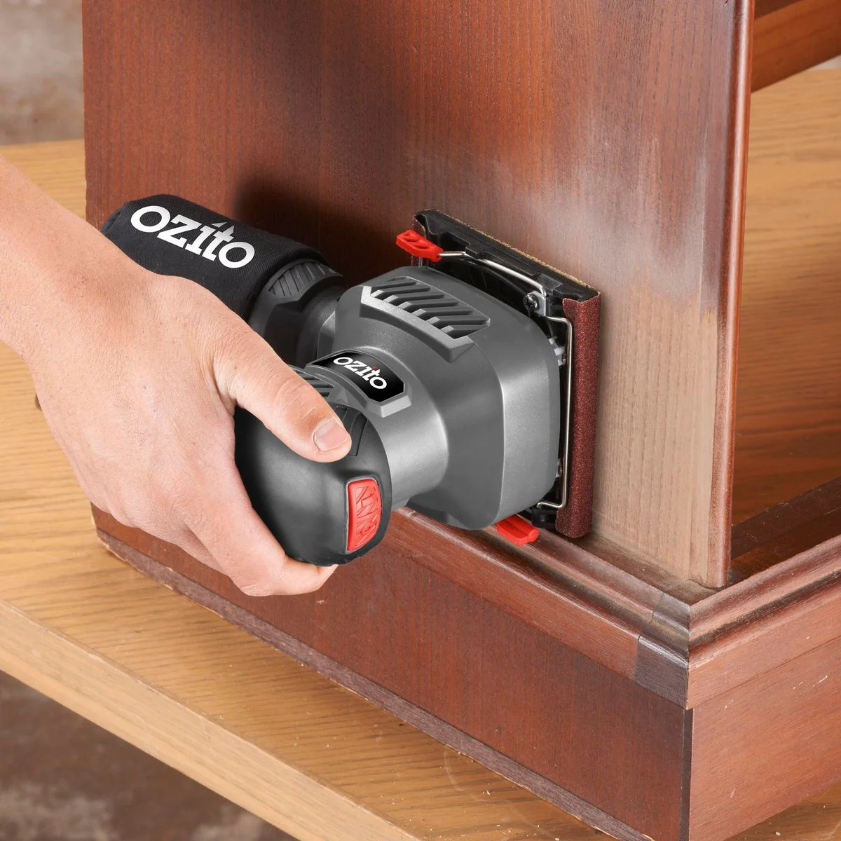 Ozito ¼ Sheet Orbital Sander - 13000 RPM - Red, Grey, Black, Silver - Image 4