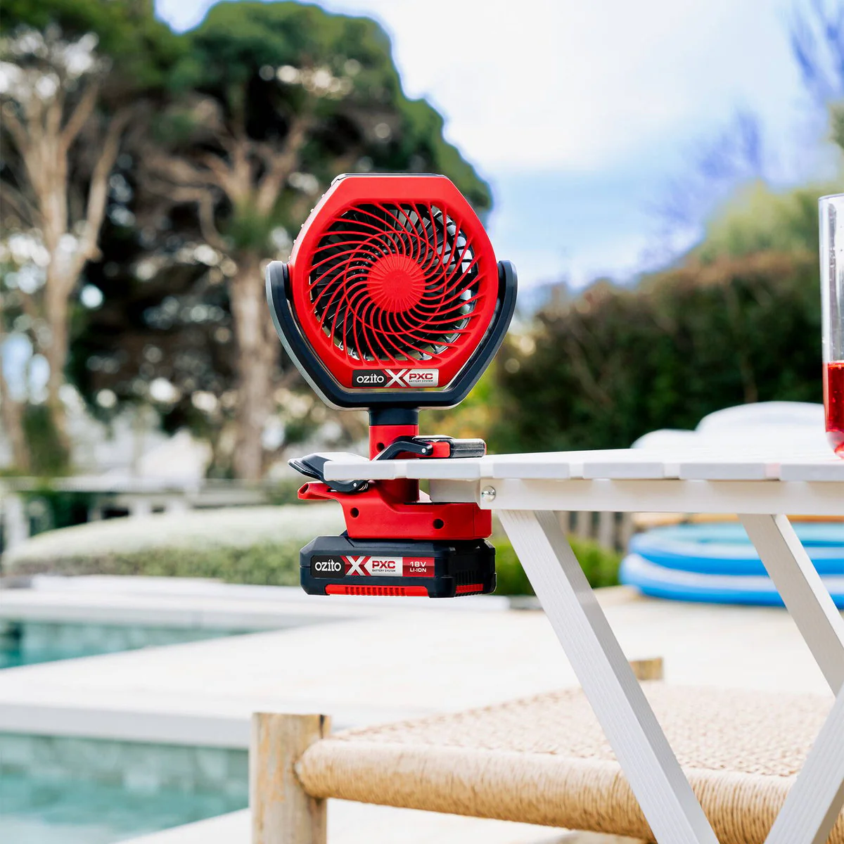 Ozito 18V Brushless Compact Fan PXCFS 110 - 112mm Blade - Cordless - Adjustable Airflow - Image 4
