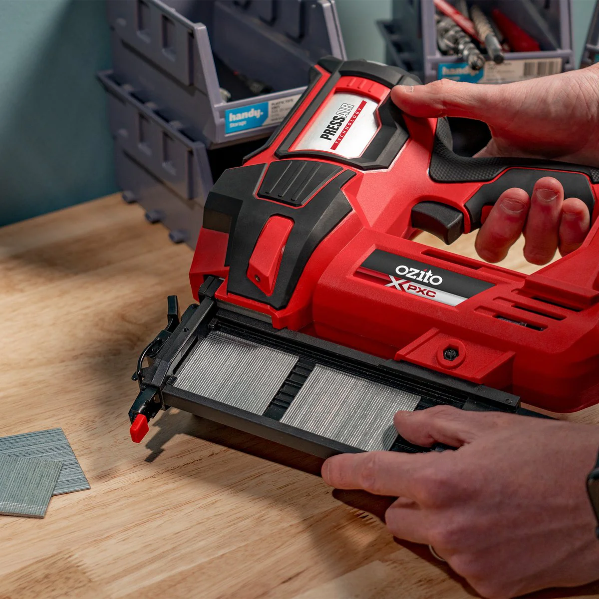 Ozito 18V Cordless Brad Finishing Nailer PXNGS-218 - 18GA - 290mm x 100mm - Image 3