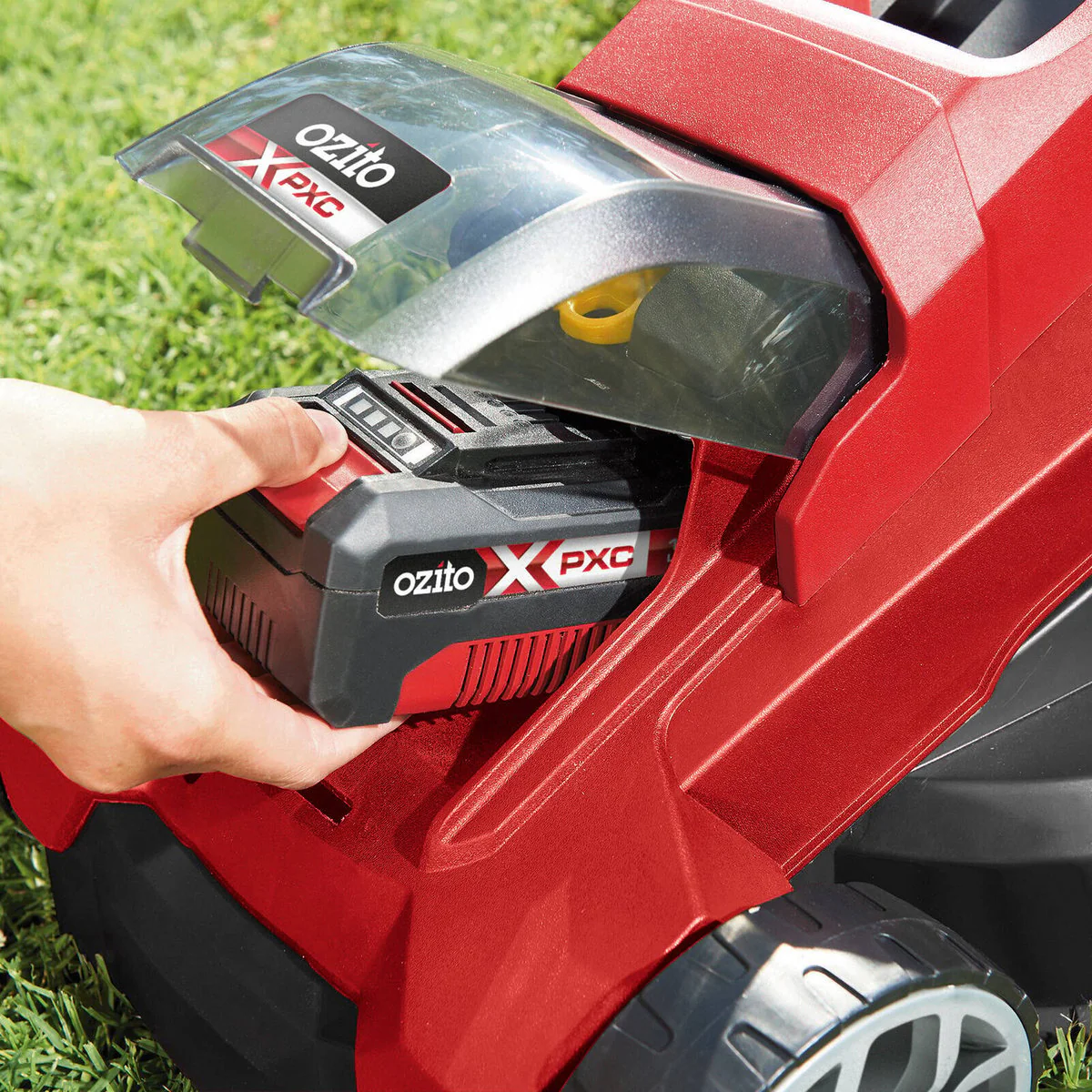 Ozito Brushless Lawn Mower - 300mm - 4.0Ah Battery - Lightweight - Image 4