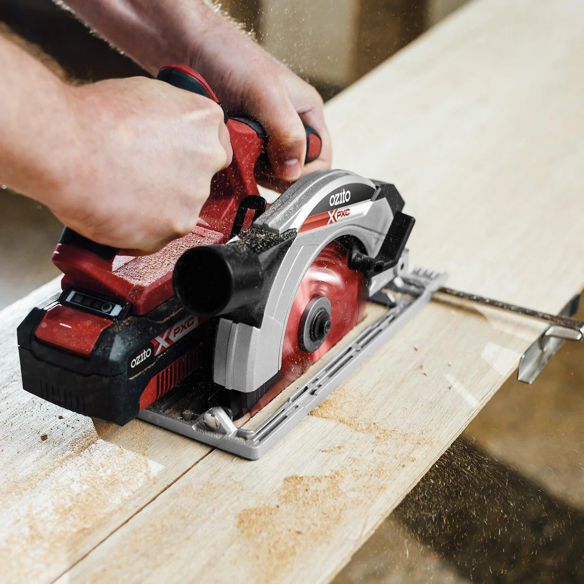 Ozito Circular Saw - 165mm - Plastic - Cordless with LED Worklight - Image 3