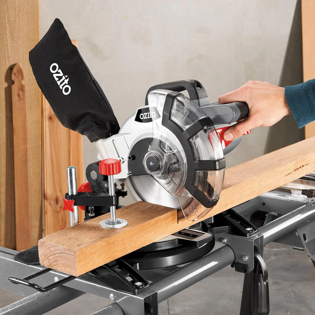 Ozito Compound Mitre Saw - 210mm - Metal - 1600W Motor - Image 5
