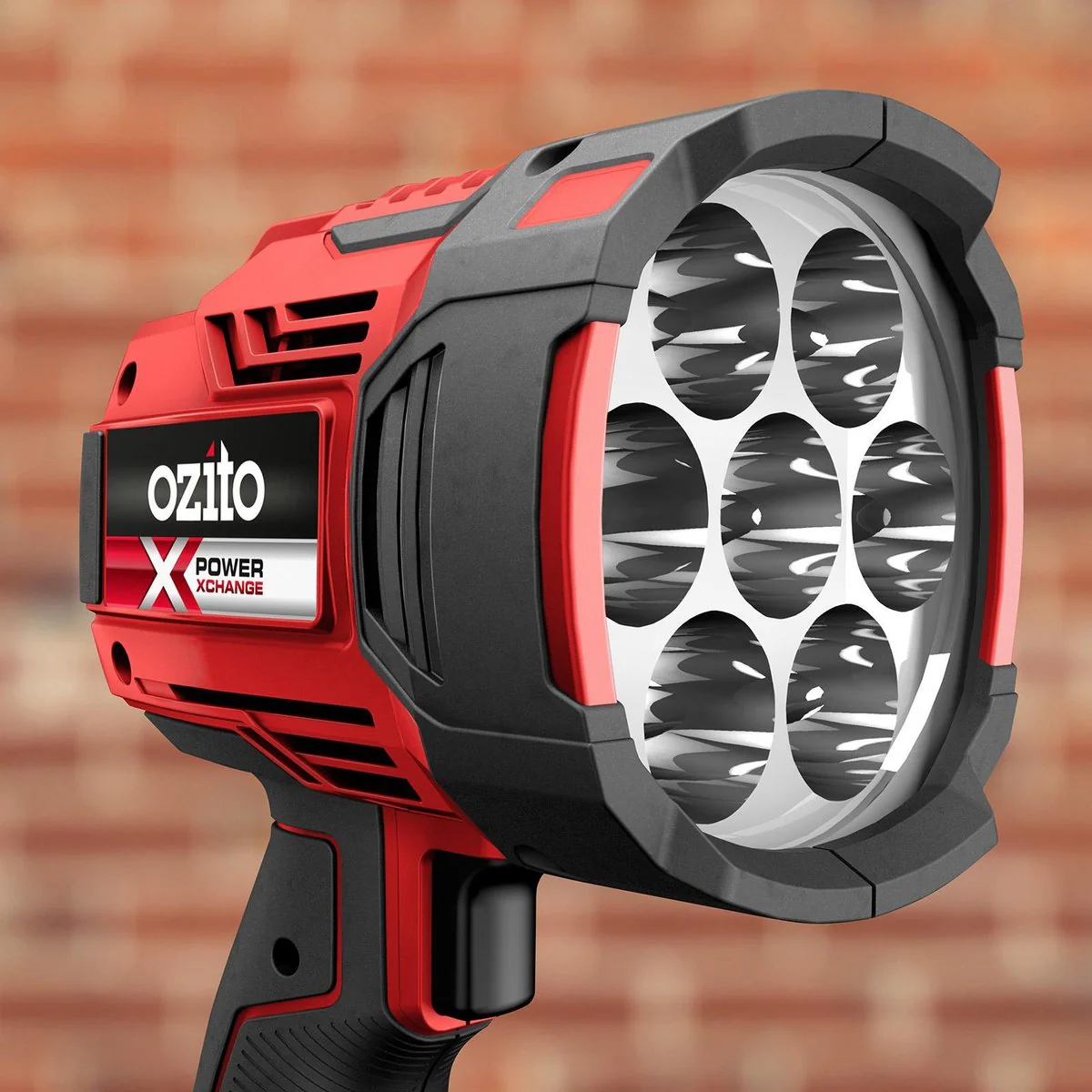 Ozito Cordless LED Spotlight - 246mm - Plastic - 2500 Lumen - Image 3
