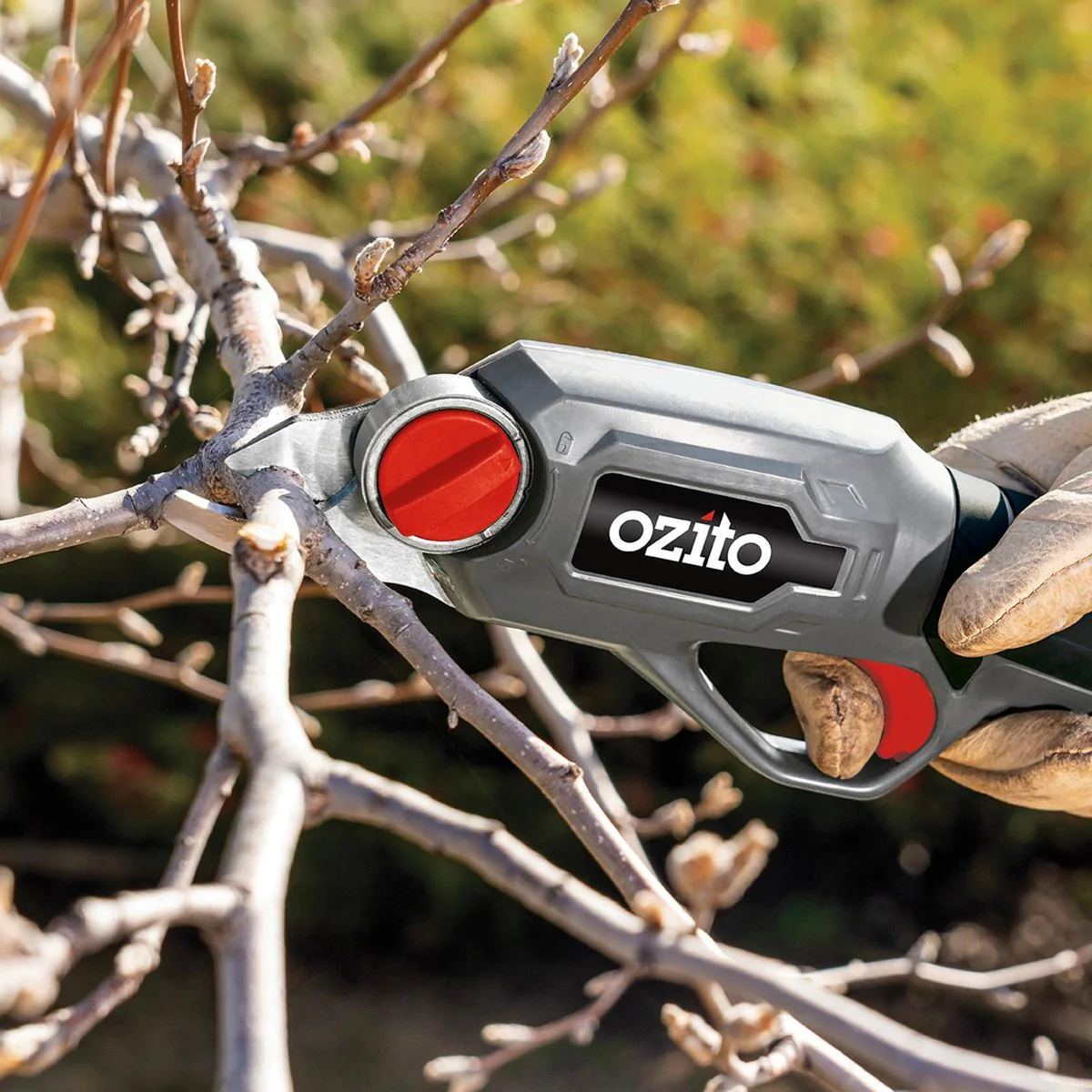 Ozito OCPS-036 3.6V Cordless Pruner - 12mm Cutting Capacity - Grey/Black - Image 3