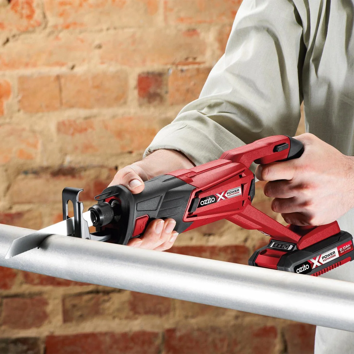 Ozito Cordless Reciprocating Saw - 18V - Plastic - Variable Speed - Image 3