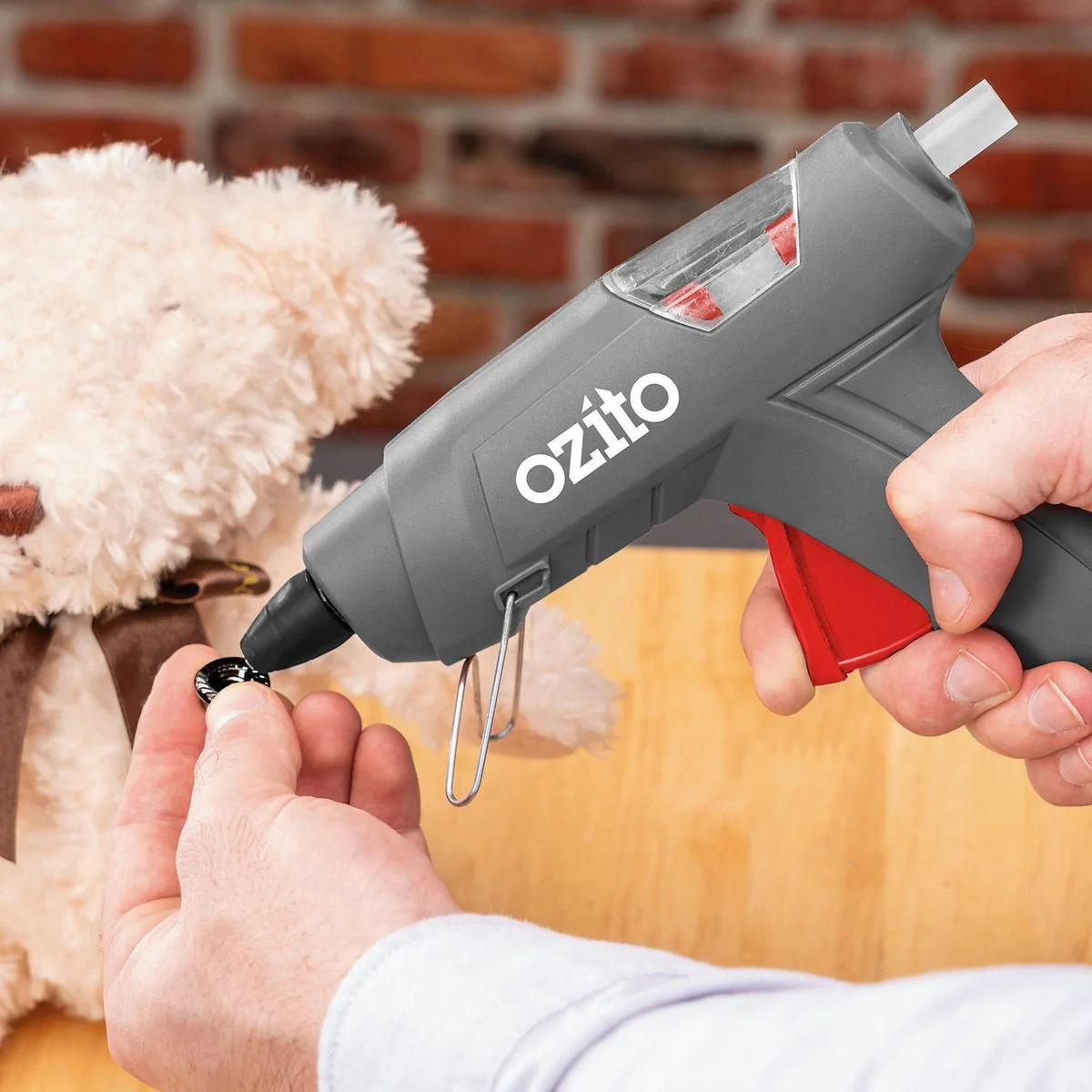 Ozito Glue Gun Kit 30W 11mm - 4 Glue Sticks - Grey/Red/Black/Silver - Image 5