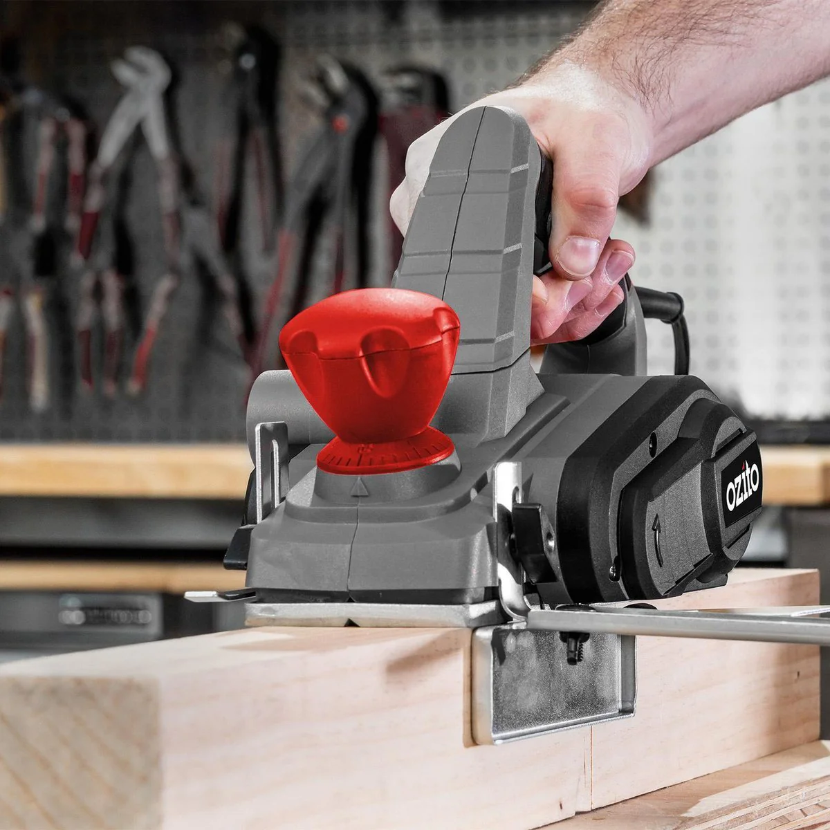 Ozito 82mm Planer 750W - 2mm Maximum Planing Depth - Grey/Red/Black - Image 2