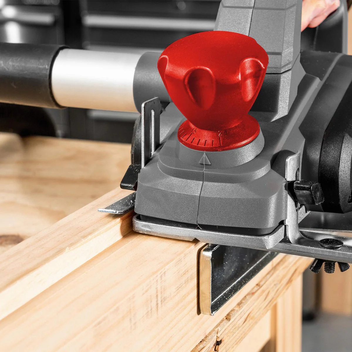 Ozito 82mm Planer 750W - 2mm Maximum Planing Depth - Grey/Red/Black - Image 4