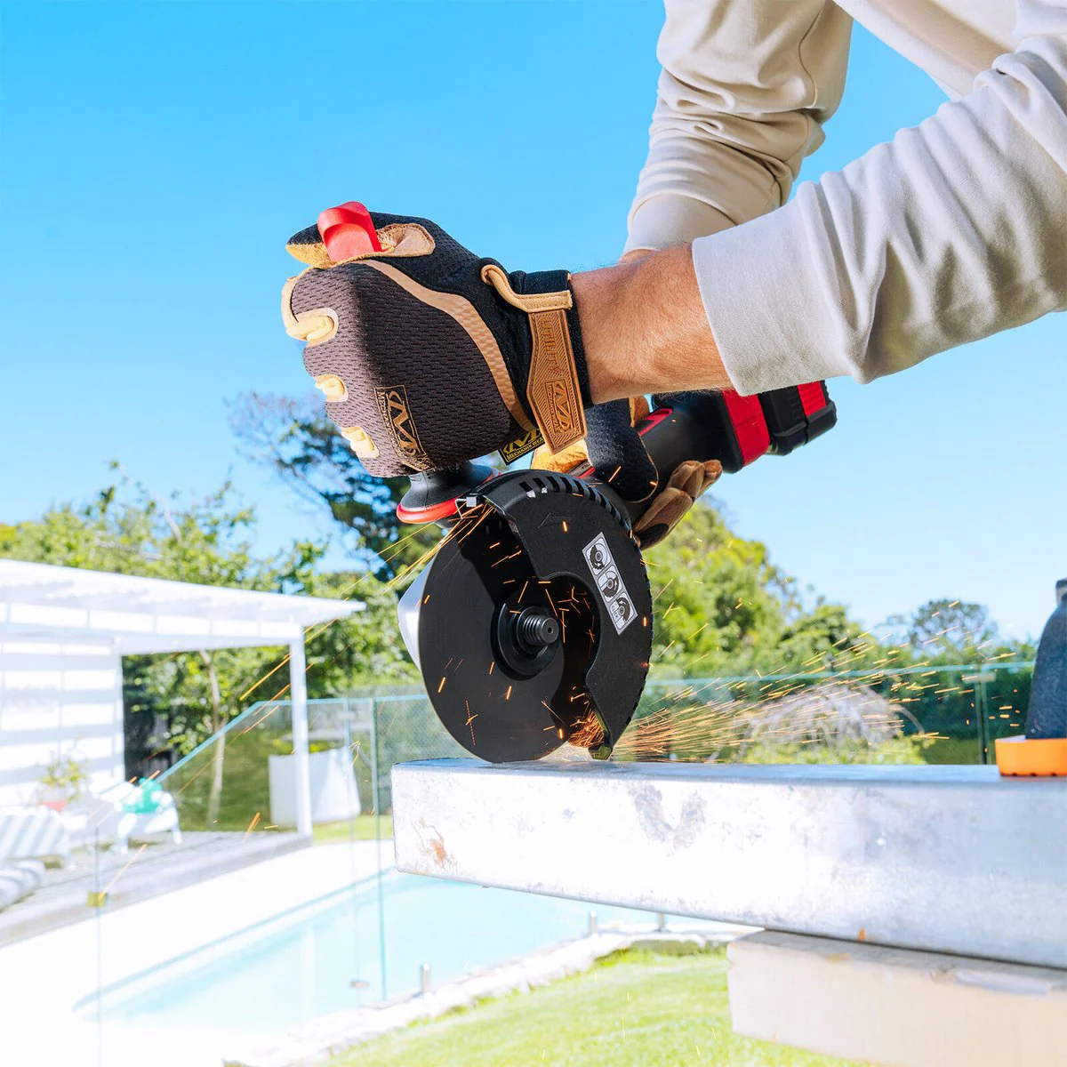 Ozito PXC 18V Brushless Angle Grinder - 125mm - Skin Only - Variable Speed - Image 3