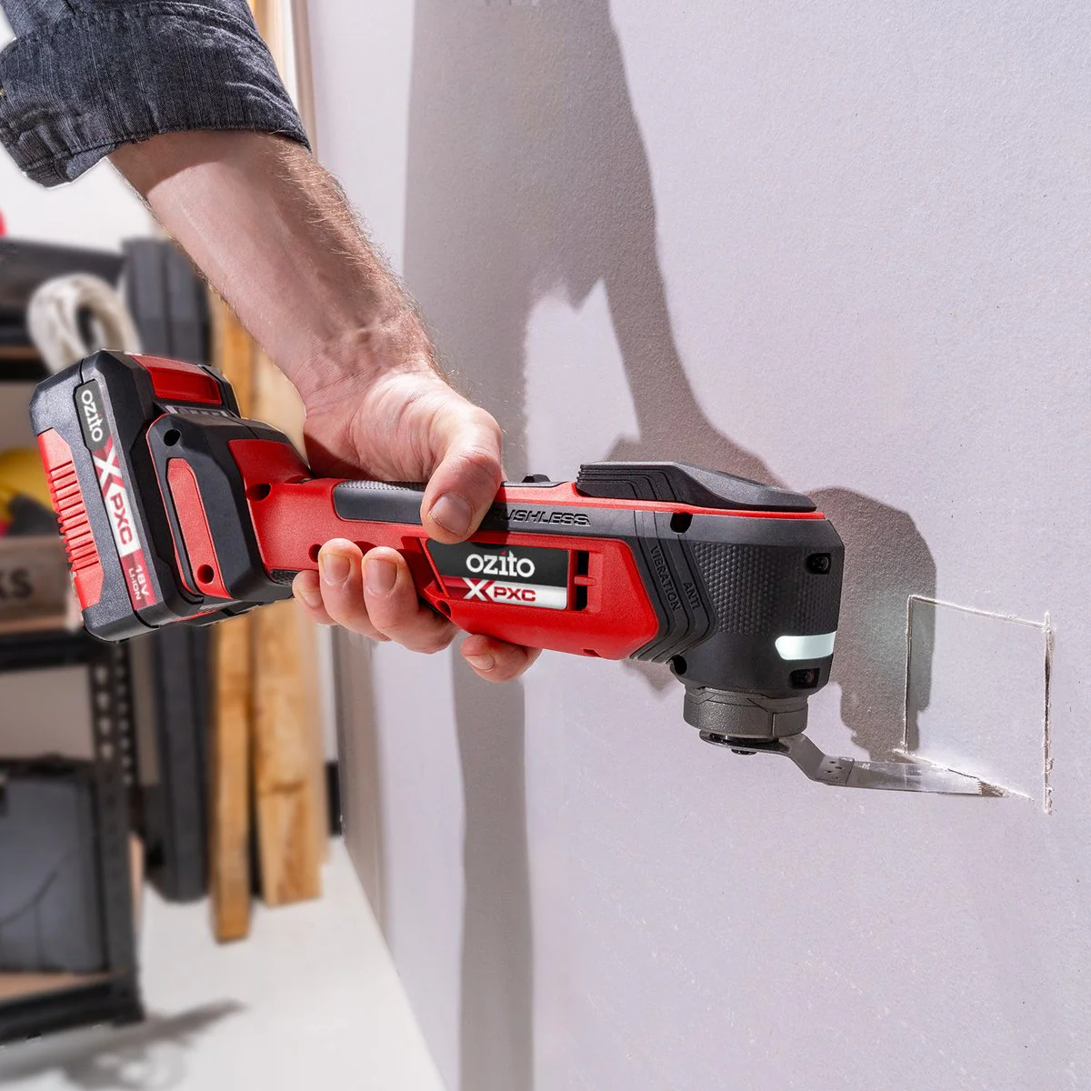 Ozito PXC 18V Brushless Multi Function Tool - 344mm x 97mm x 156mm - Versatile Cutting & Sanding Tool - Image 4