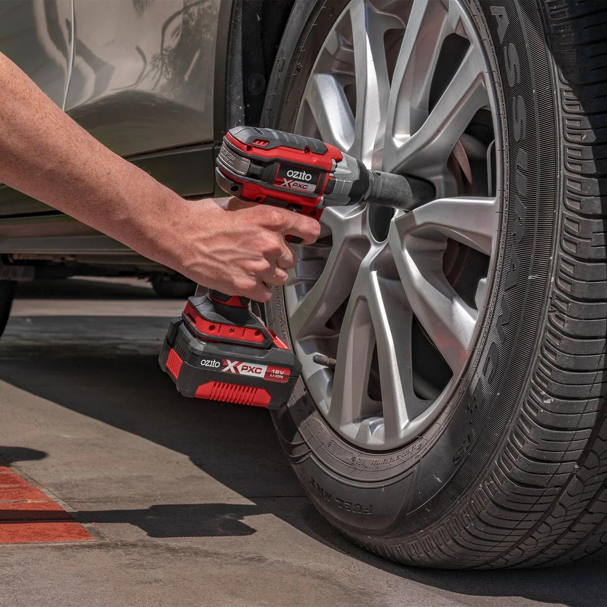 Ozito PXC 18V Cordless 1/2" Brushless Impact Wrench 230Nm - Skin Only - Image 3