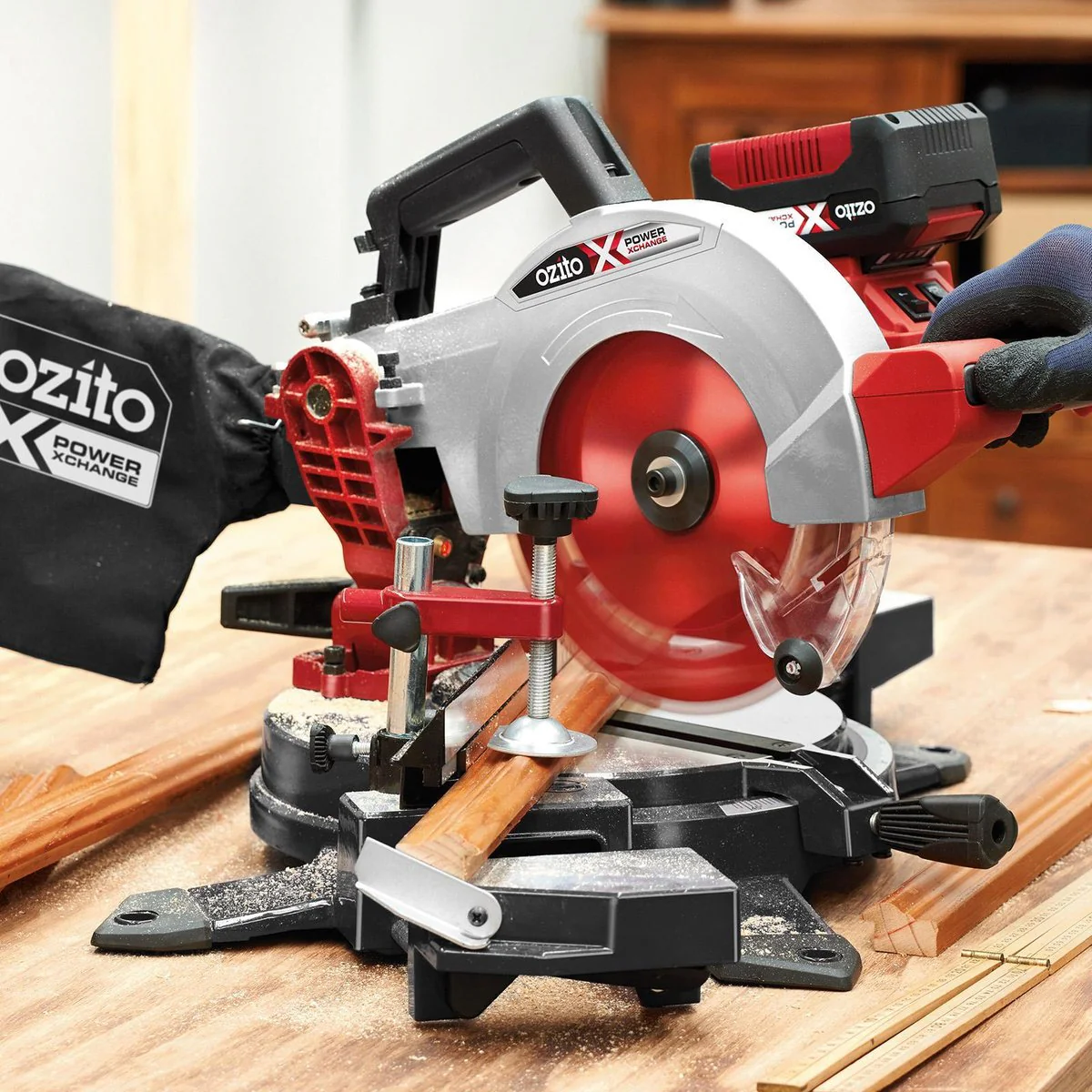 Ozito PXC 210mm 18V Compound Mitre Saw - Cordless, Lightweight, Red/Black - Image 4