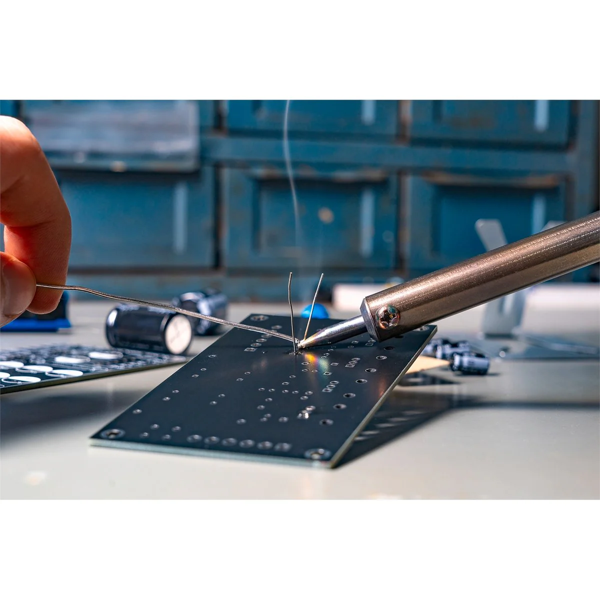 Ozito Soldering Iron - 40W - Plastic - DIY Projects - Image 4