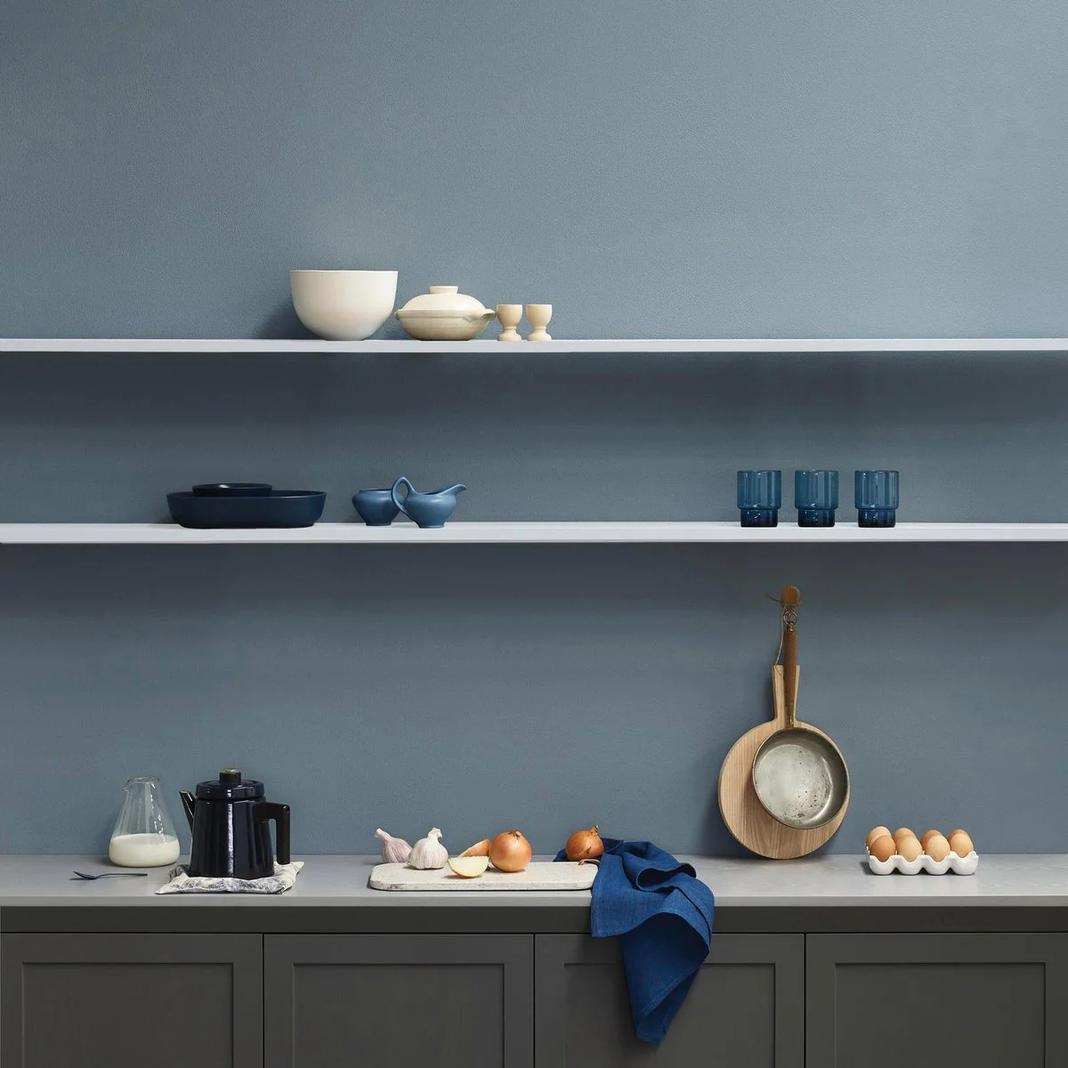 Porter S Washable Paint 2L - Dark Newport Blue - Eggshell Finish - 162mm x 156mm x 141mm - Image 3