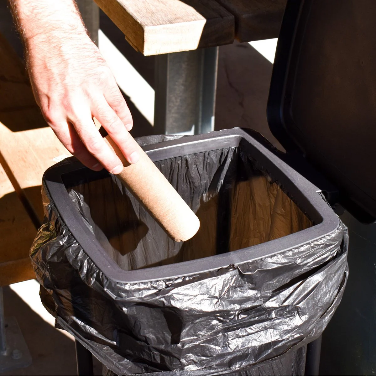 Practa Portable Hygiene Rubbish Bin - 5 Bags - 20L - Flat Fold Design - Image 4