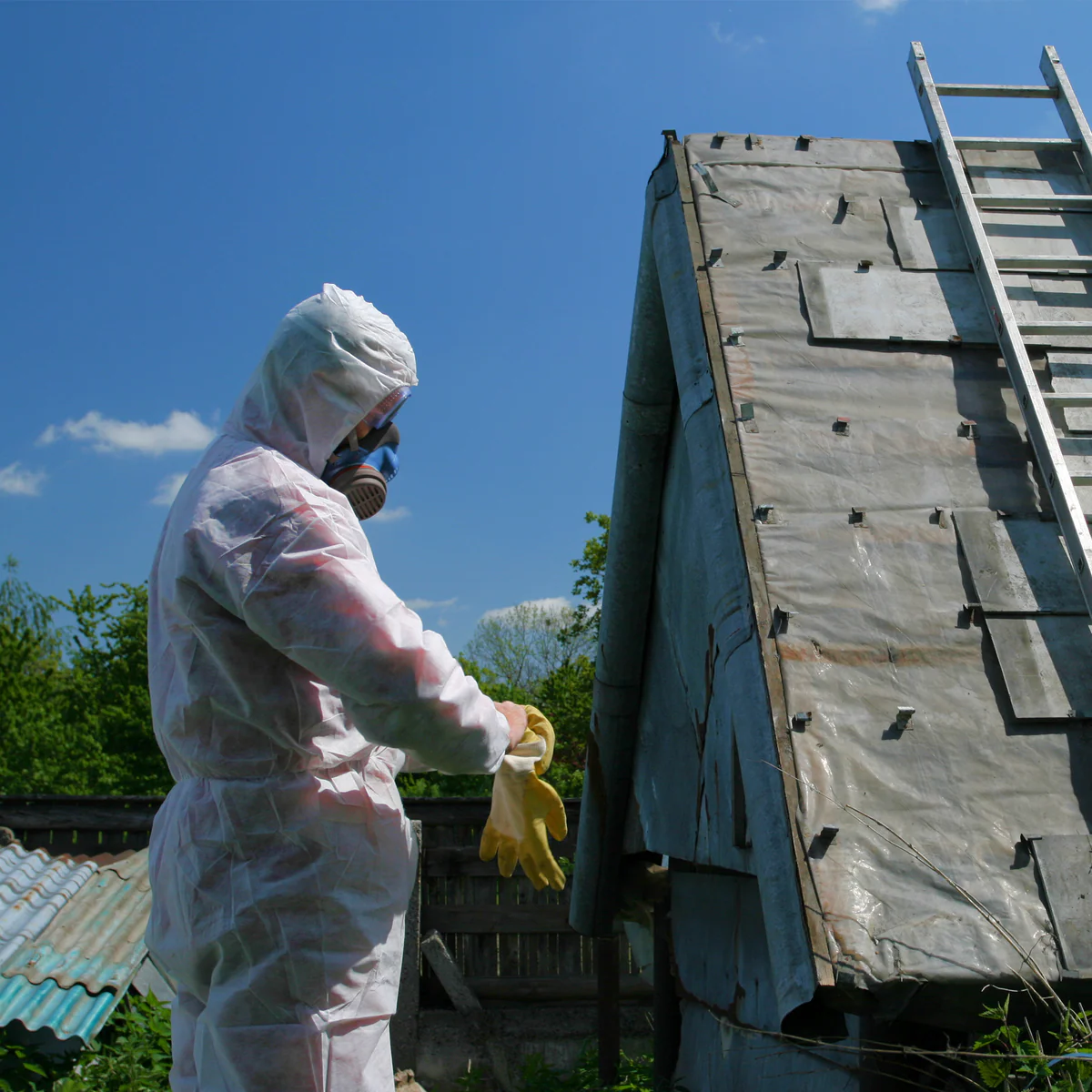 Pro Val Disposable Coverall Medium - Single Layer Non-Woven Polypropylene - Breathable Protection - Image 2