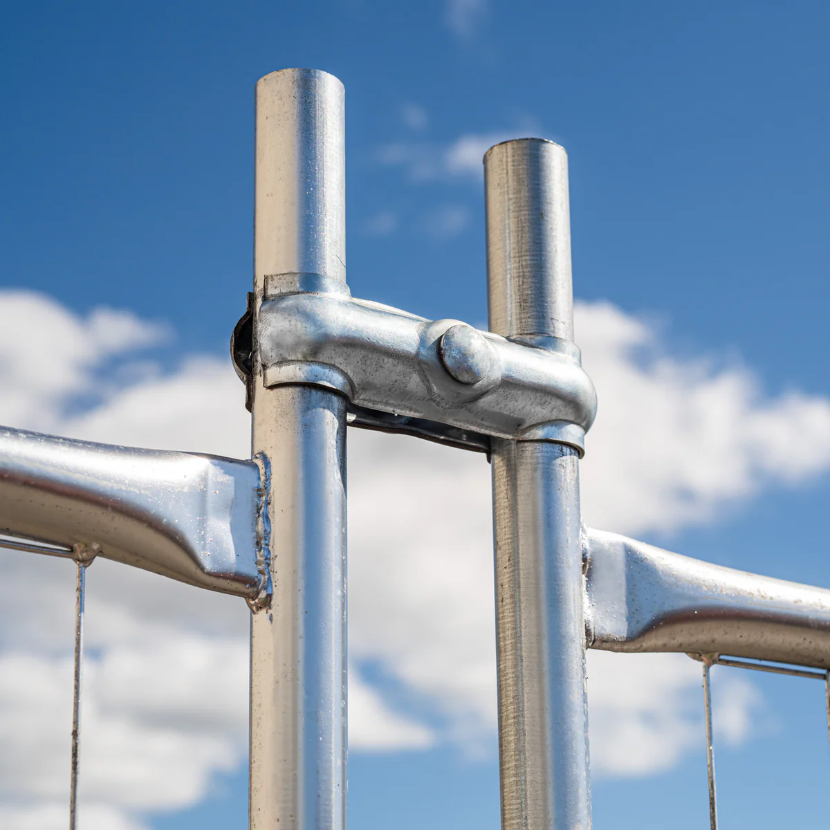 Rapidmesh Galvanised Steel Temporary Fence Clamp - 142mm x 75mm x 40mm - Durable & Easy to Install - Image 3