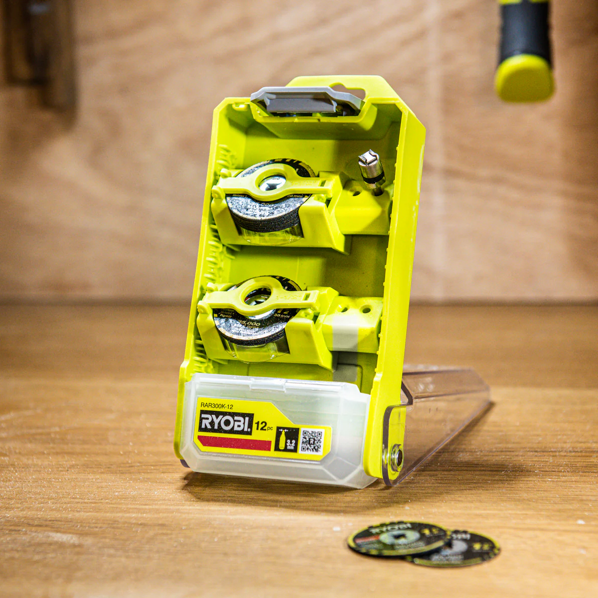 Ryobi 12 Piece Twist Lock Cutting Set - 11 Discs 38mm - Tool-Free Changes - Image 3