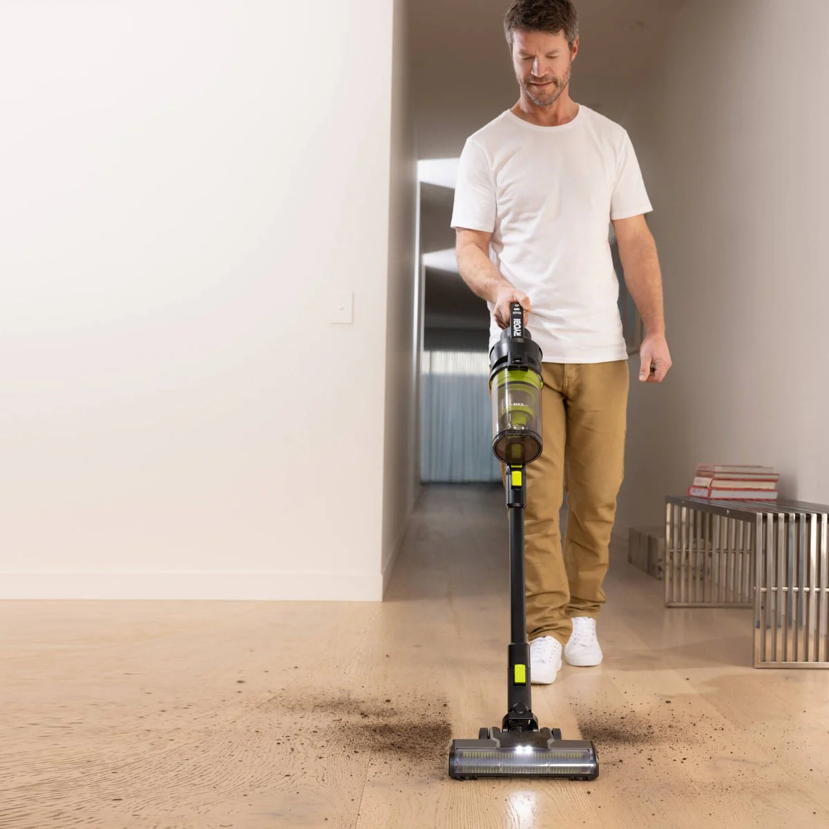 Ryobi 18V ONE+ HP Stick Vacuum Tool Only - 800ml - Black - Lightweight, Powerful Suction - Image 3
