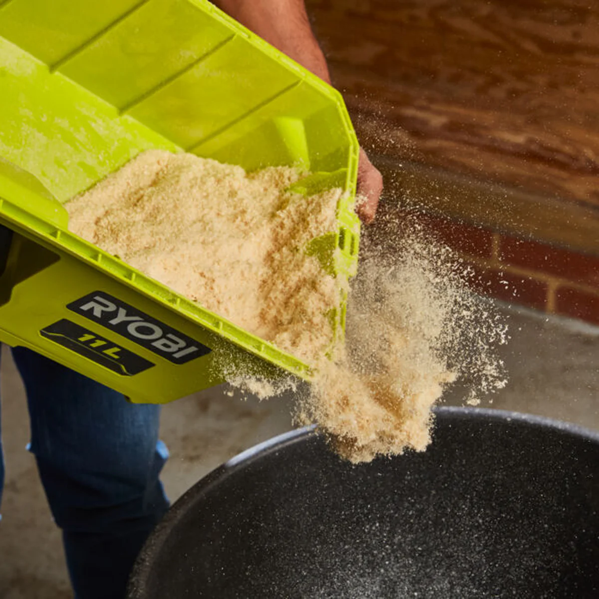 Ryobi 18V ONE+ Wet and Dry Vacuum - 11L - HEPA Filter - Portable - Image 3