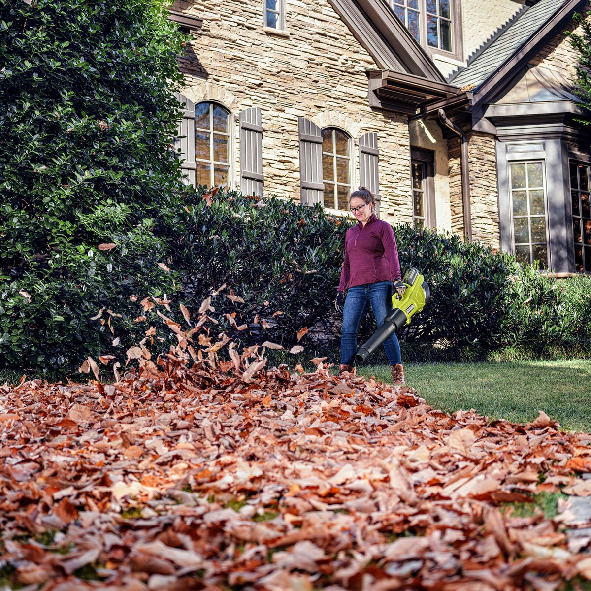 Ryobi 36V HP Brushless Jet Blower 600CFM 4.0Ah Kit - Efficient Leaf Removal - Image 3