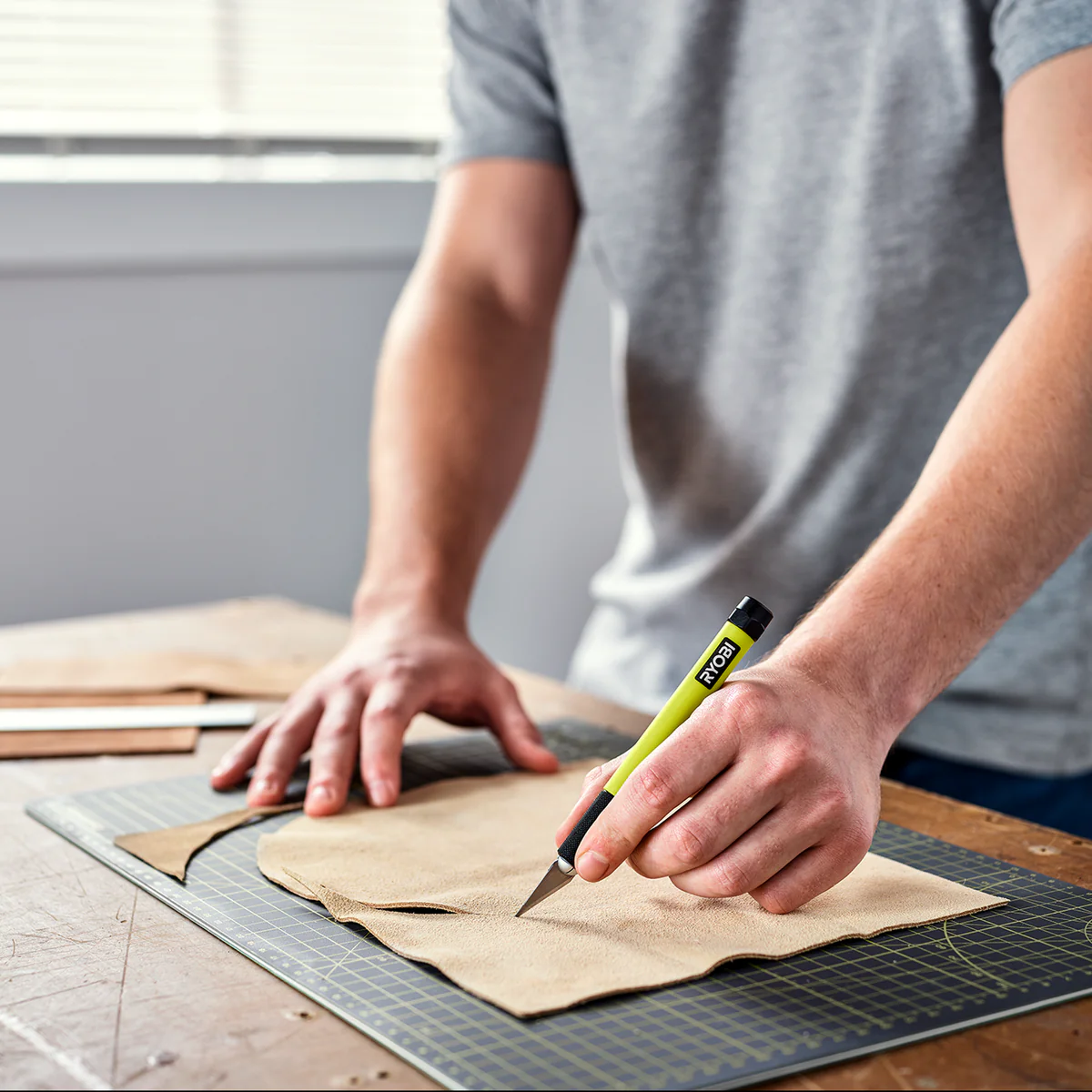 Ryobi A3 Self Healing Cutting Mat - 340mm x 450mm - Durable & Non-Slip - Image 4
