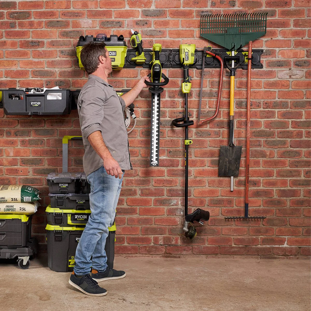 Ryobi Link 12 Piece Wall Kit - Modular Storage System - 838mm Rails - 94kg Capacity - Image 4